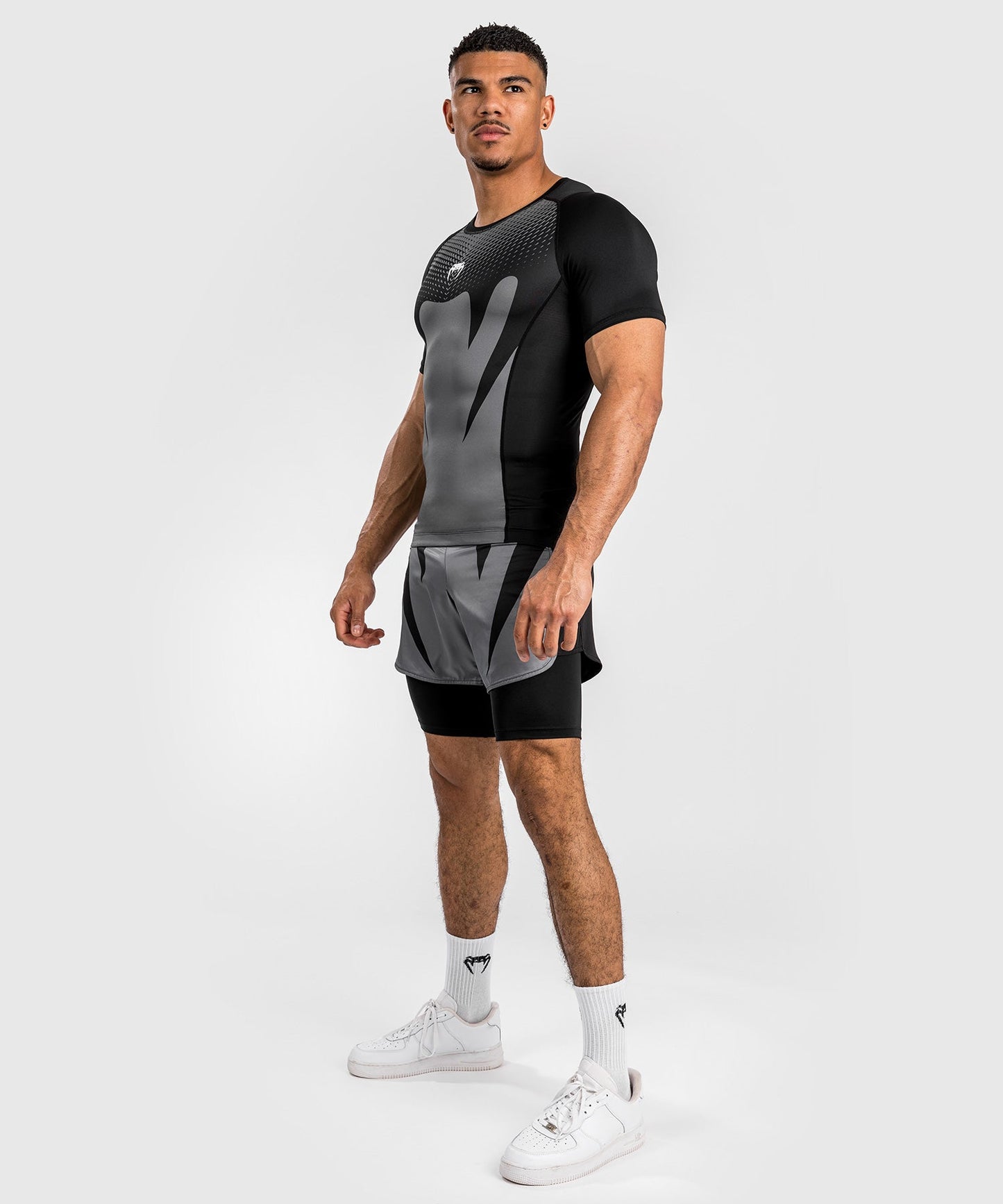 Venum Attack Rashguard de Manga Corta para Hombre - Negro/Gris