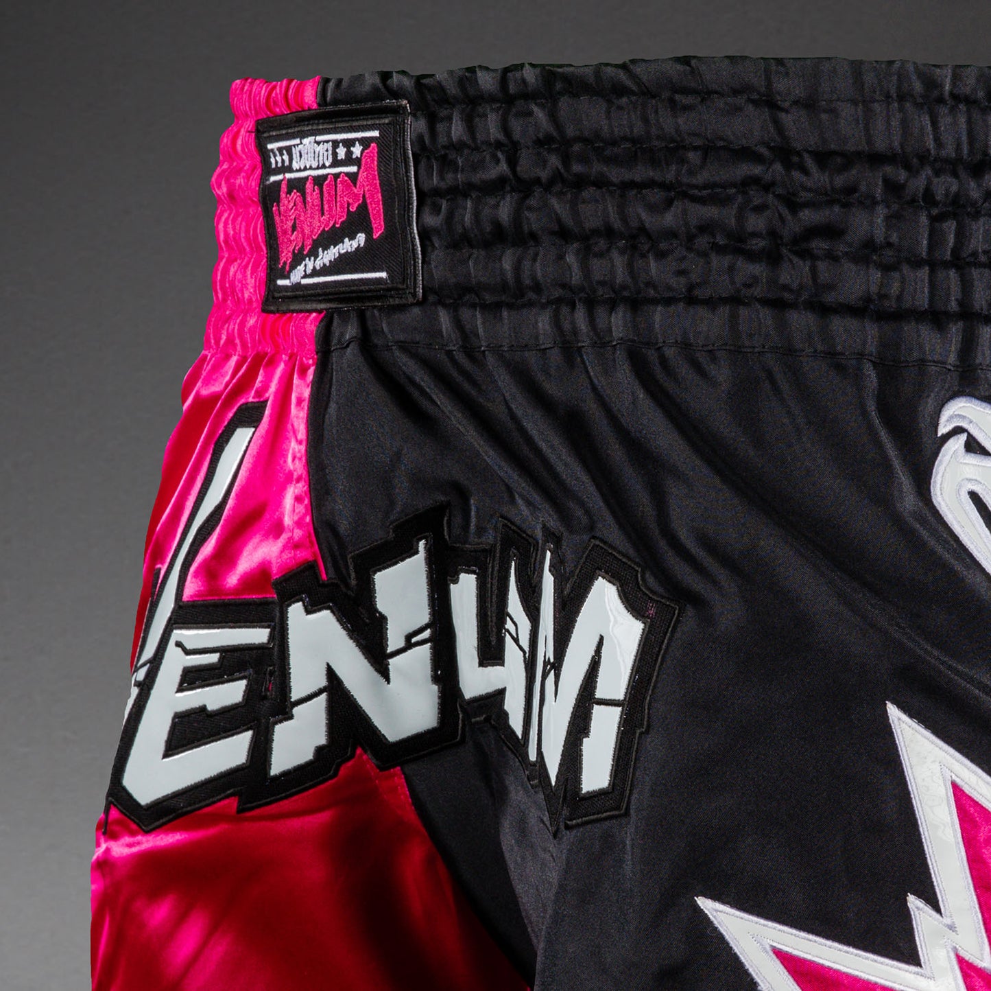Venum Inferno 2.0 Pantalones Cortos de Muay Thai - Rosa/Negro