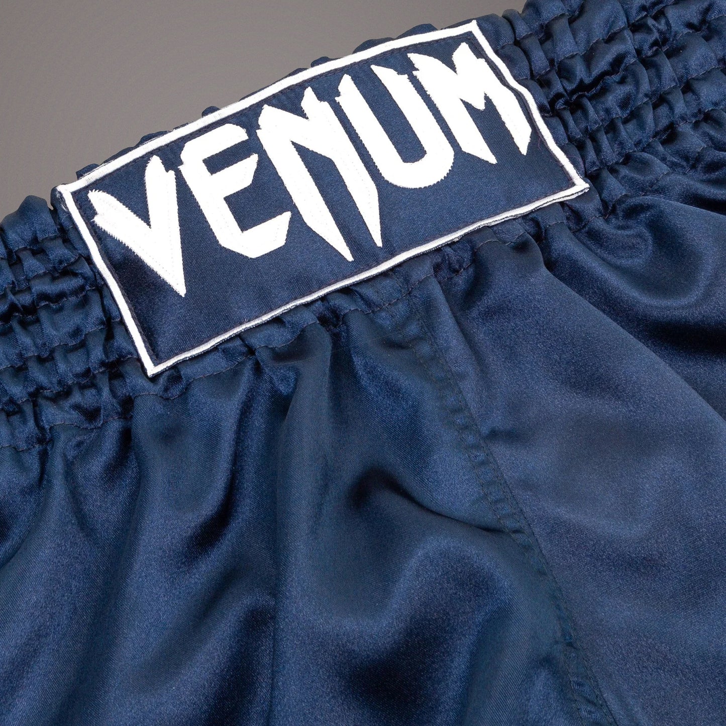 Venum Classic Short de Muay Thai - Azul marino/blanco
