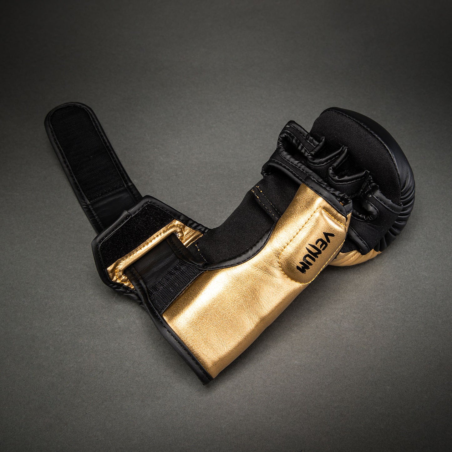 Venum Attack 2.0 Guantes de Sparring – Oro/Negro