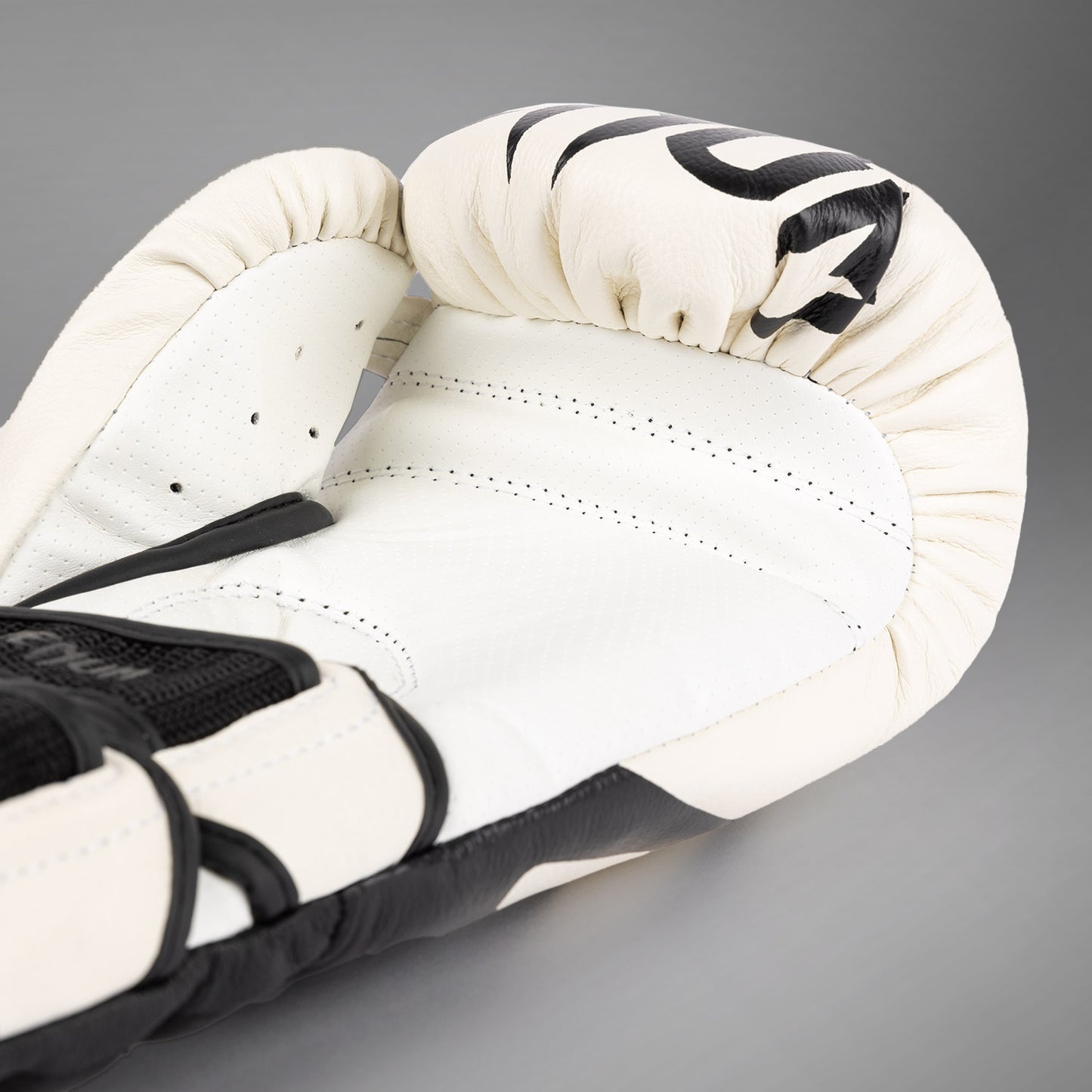 Venum Reverso Guantes de Boxeo - Blanco Nieve / Negro