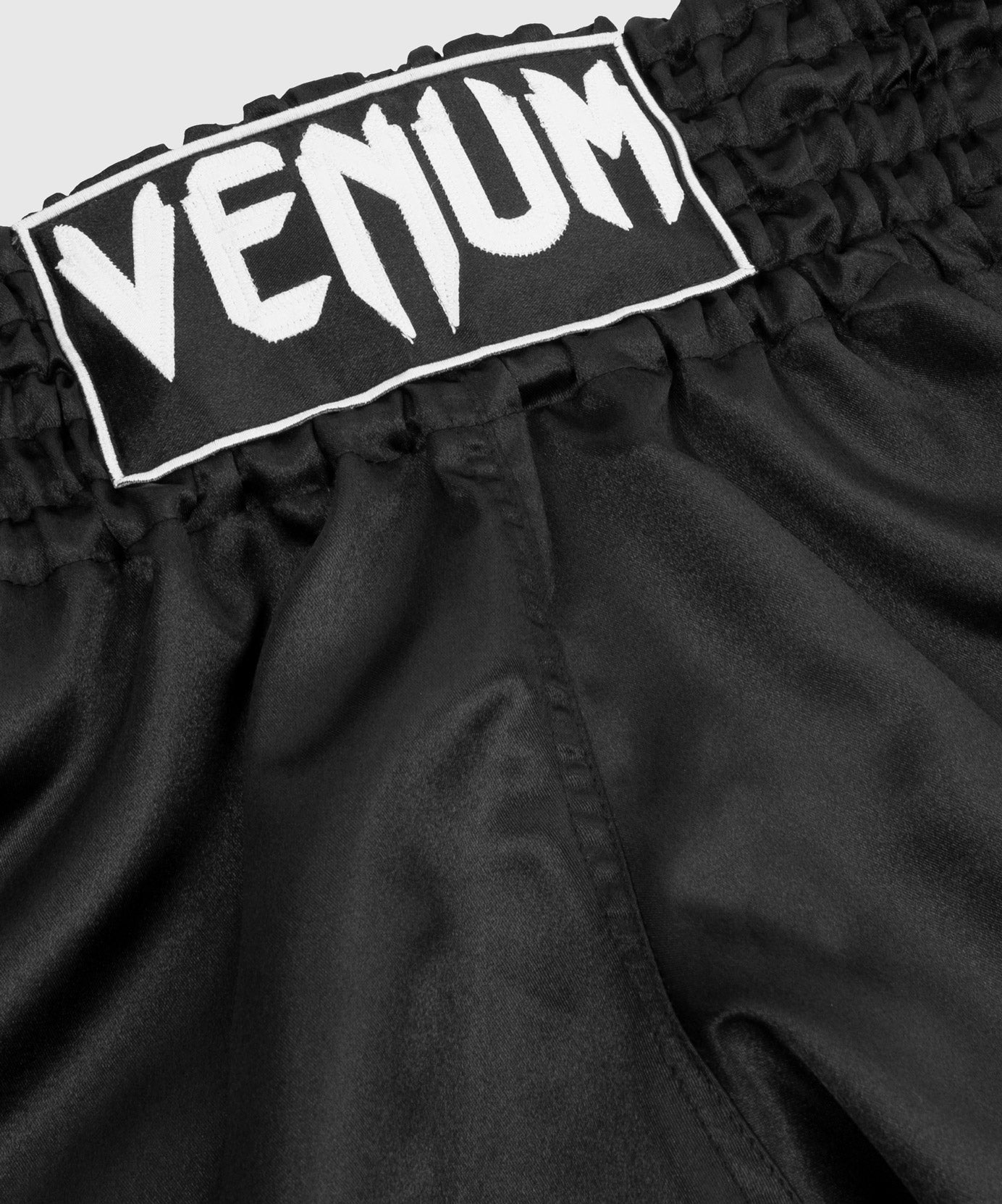Short de Muay Thai Venum Classic - Negro/Blanco