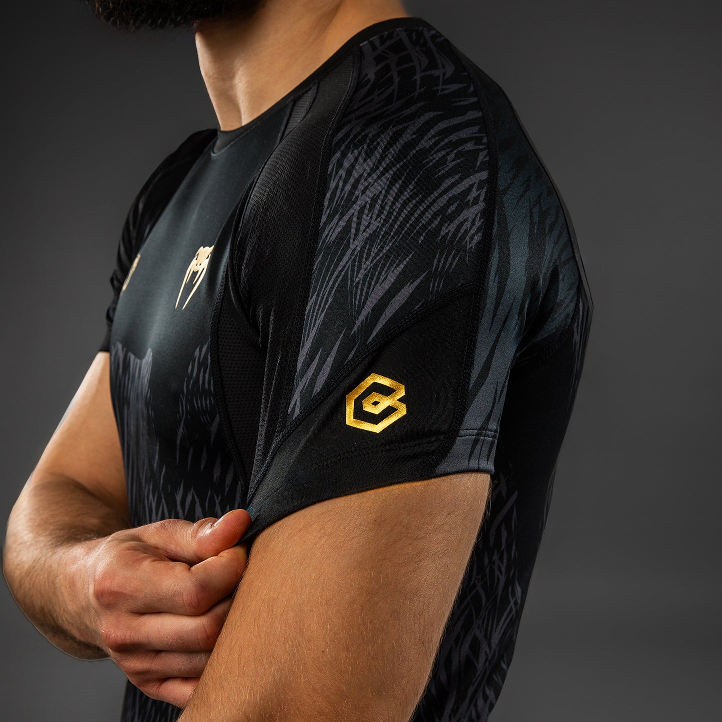 Venum x Chimaev Rashguard de Manga Corta  - Negro/Gris