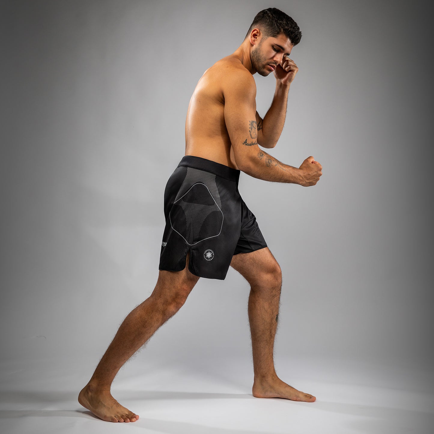 Venum Nexus Pantalones Cortos de Lucha – Negro/Plateado