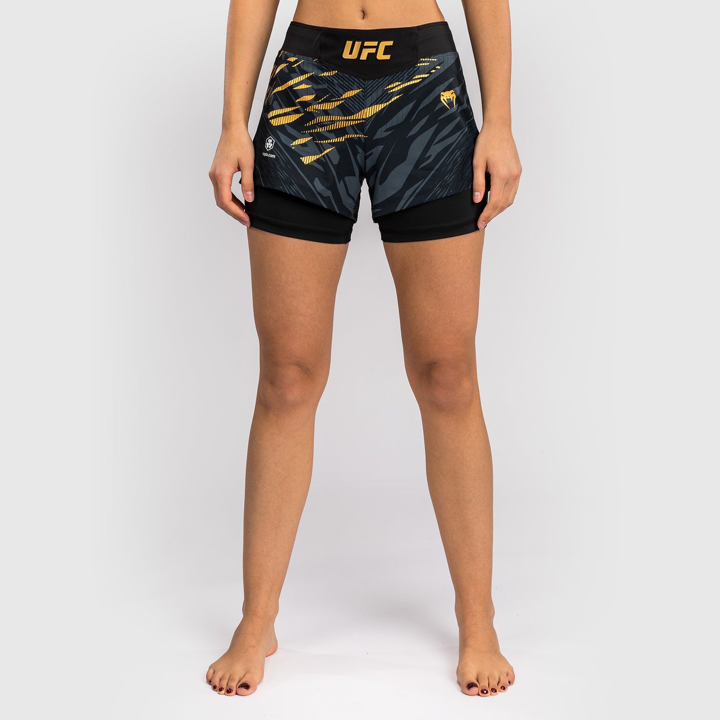 UFC Fusion by Venum Authentic Fight Night Shorts de Lucha para Mujer - Champion