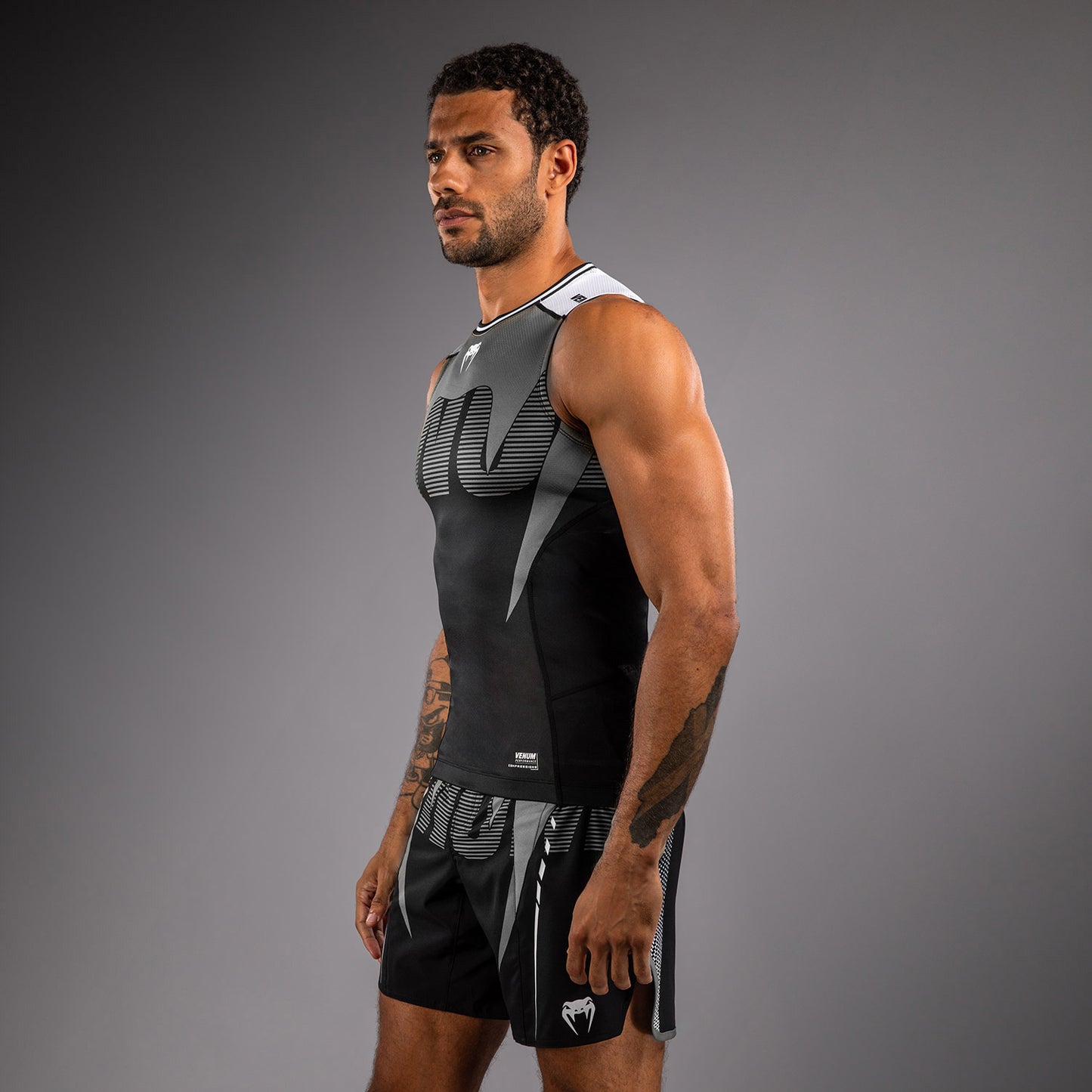 Venum Adrenaline Rashguard Sin Mangas – Negro/Gris Plata