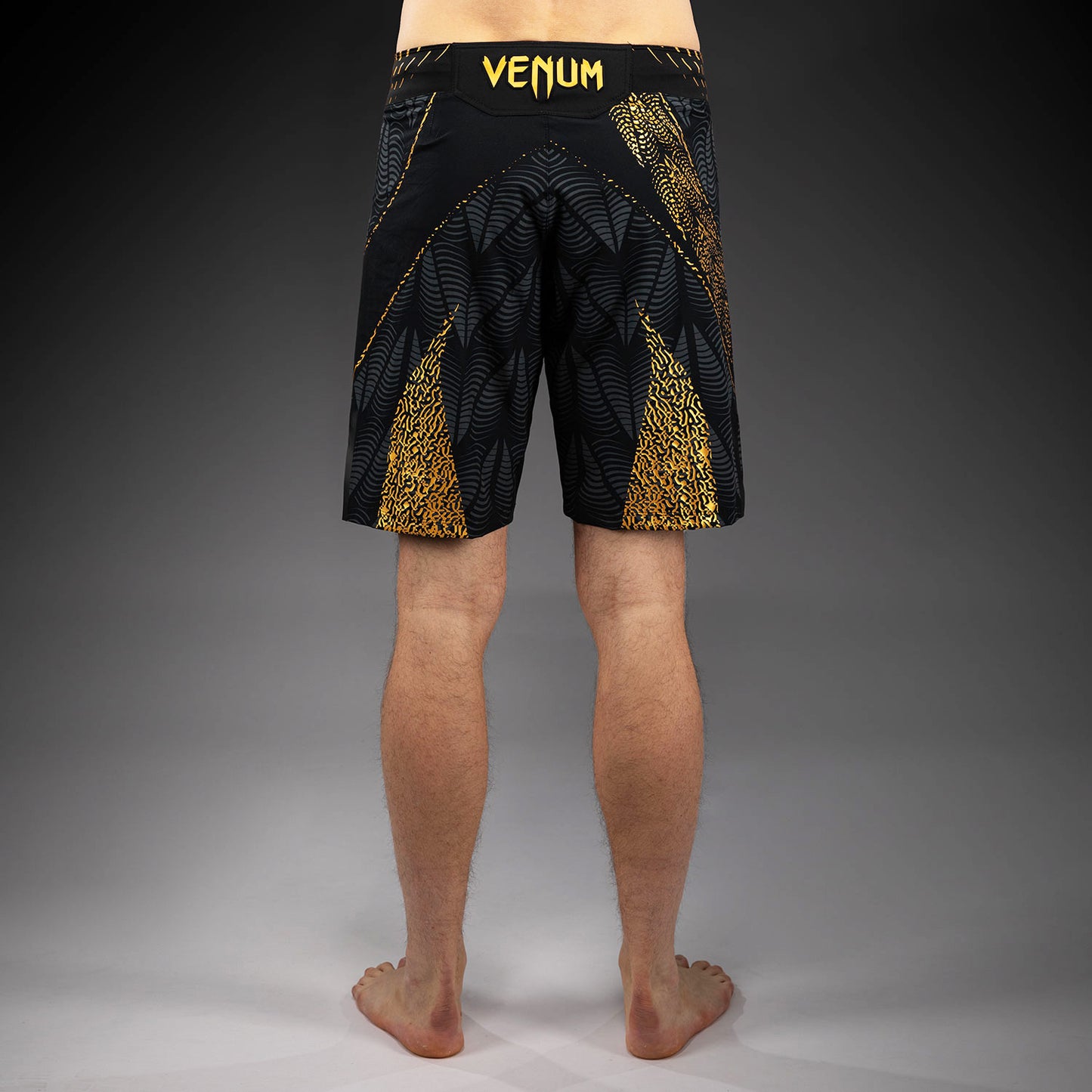 UFC Zenith by Venum Authentic Fight Night Short de pelea ajuste largo Hombre - Champion