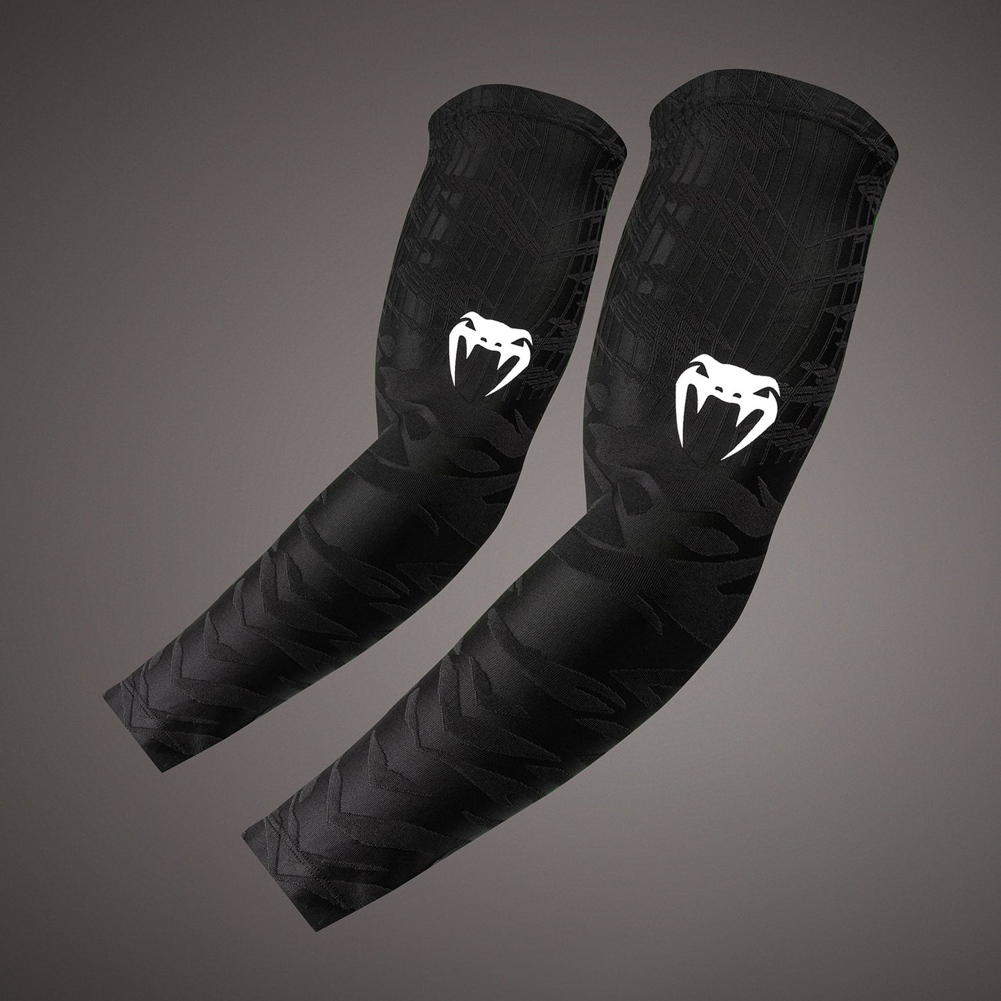 Venum Elite Mangas para Brazo - Negro/Blanco