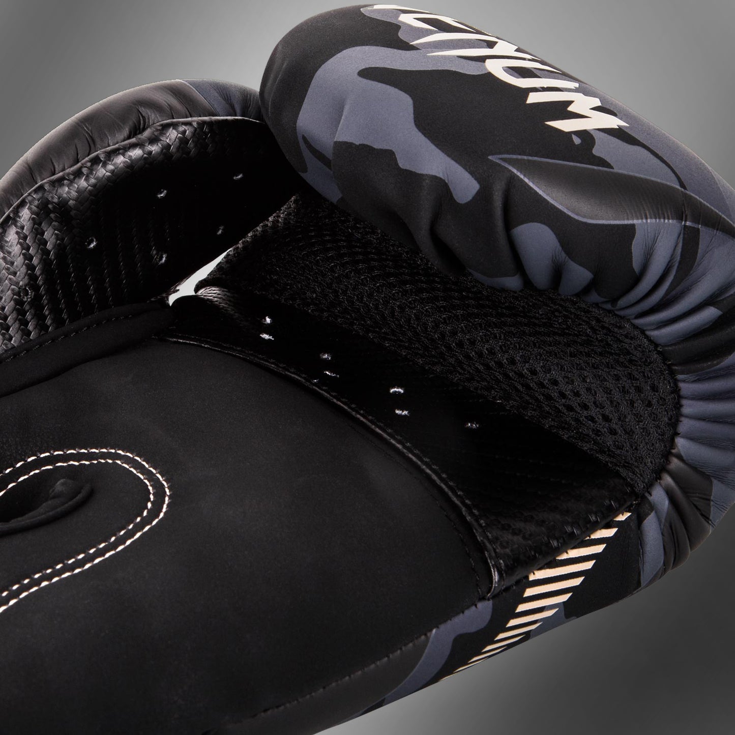 Venum Impact Guantes de Boxeo - Camo Oscuro/Arena