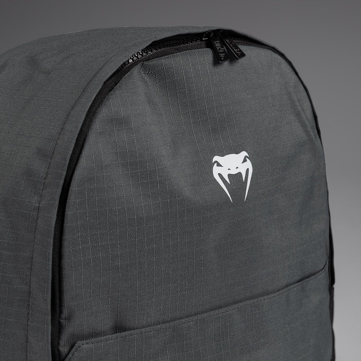 Venum Evo 2 Mochila Ligera (20-25L) – Gris Tormenta