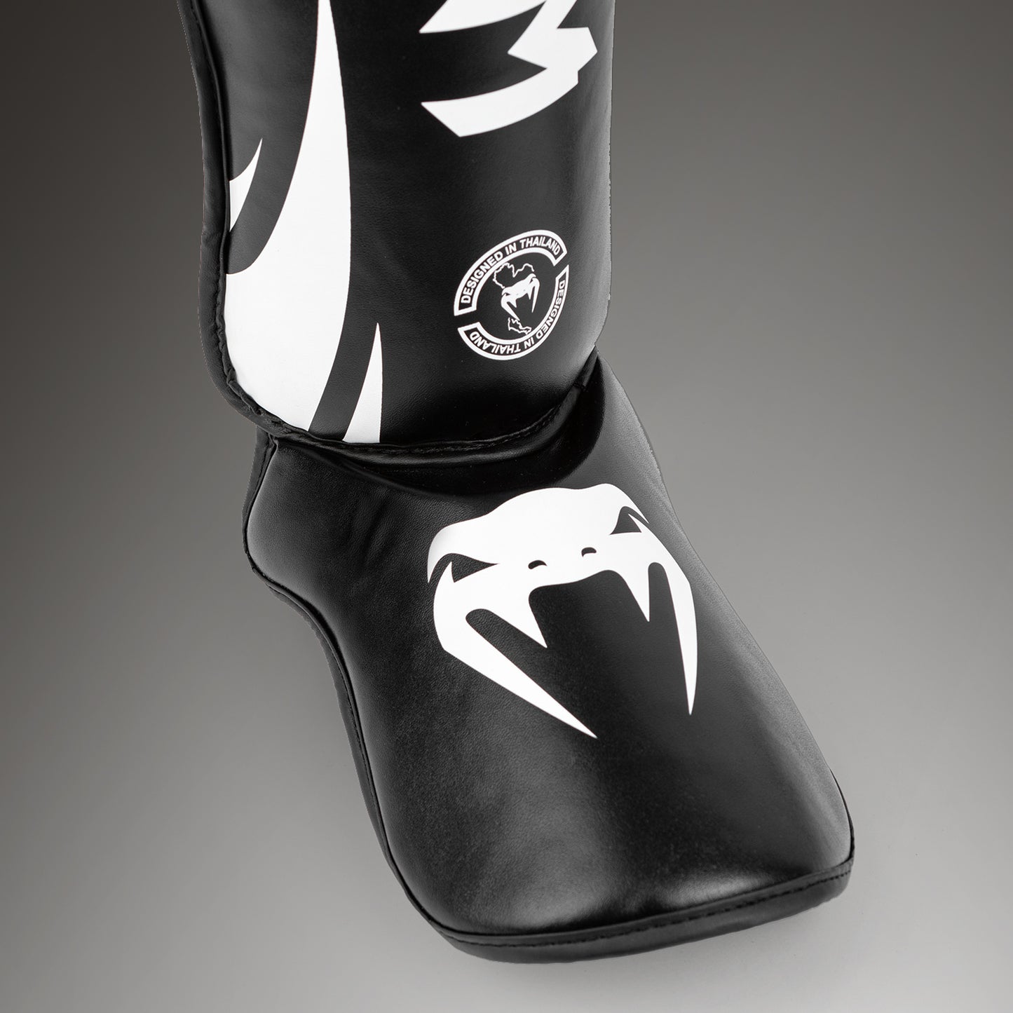 Espinilleras Venum Challenger - Negro/Blanco