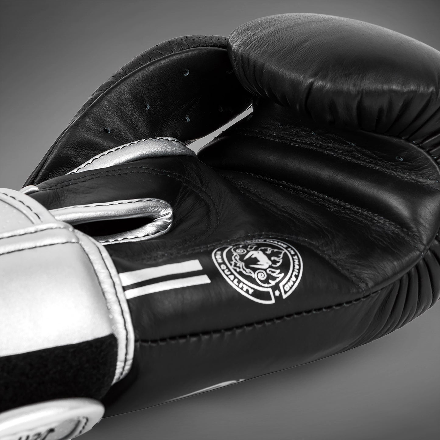 Guantes de boxeo Venum Power 2.0 - Negro/Dorado