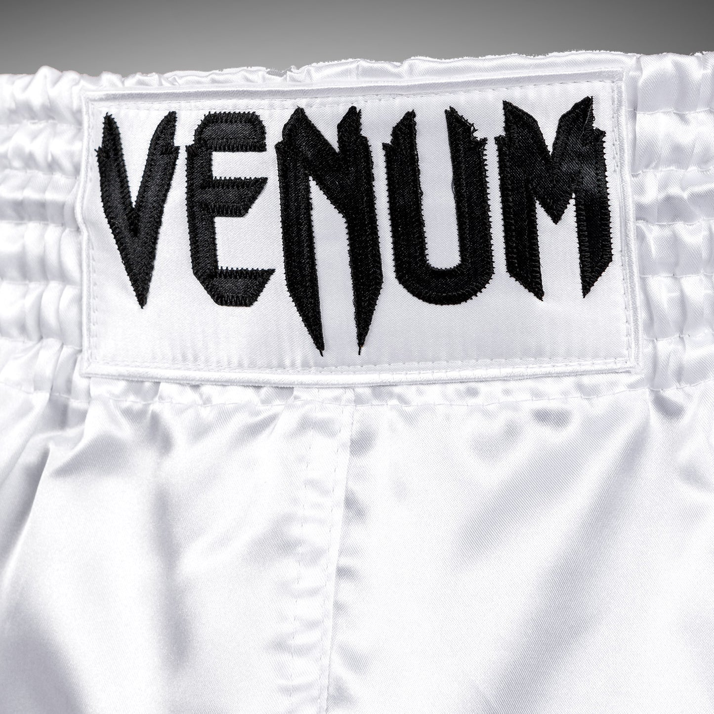 Pantalones Cortos de Muay Thai Venum Classic - Blanco/Negro