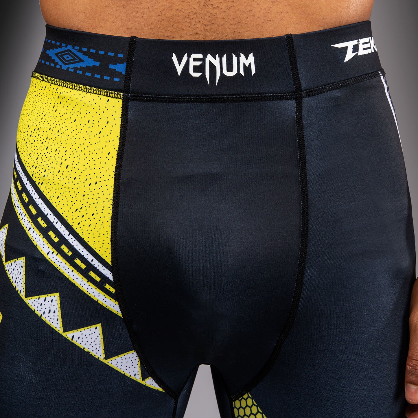 Venum x TEKKEN 8 Mallas King - Negro/Amarillo