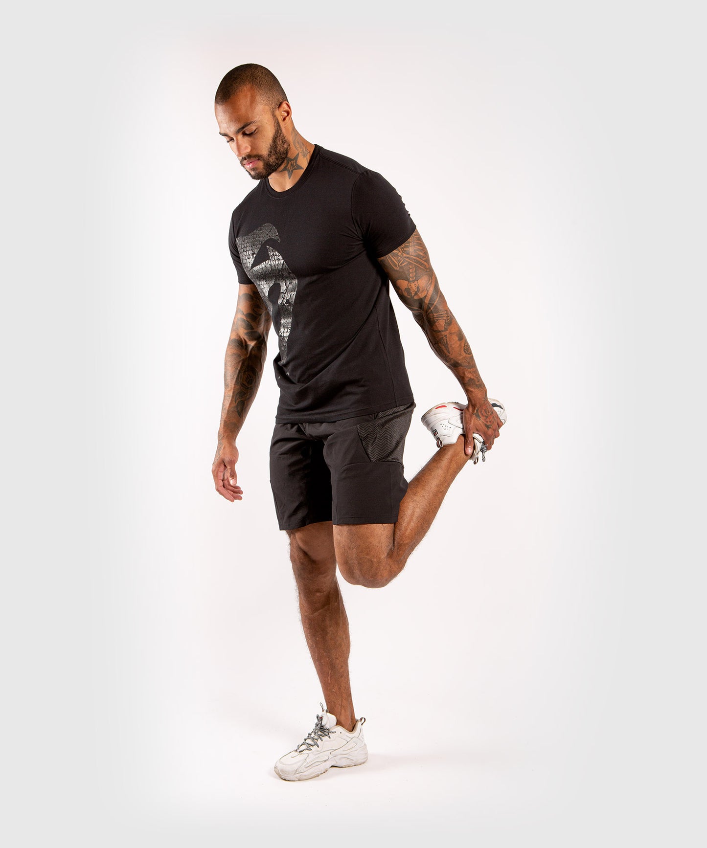 Camiseta Venum Giant - Negro