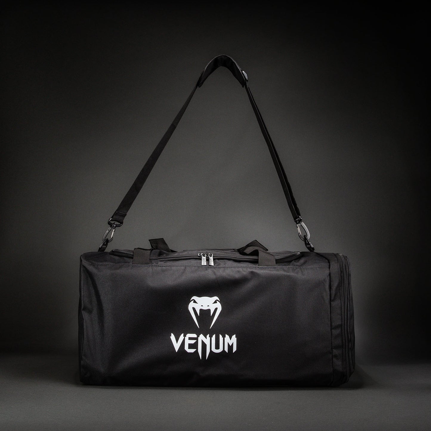 Venum Essential Bolsa de Deporte (61L) – Negro