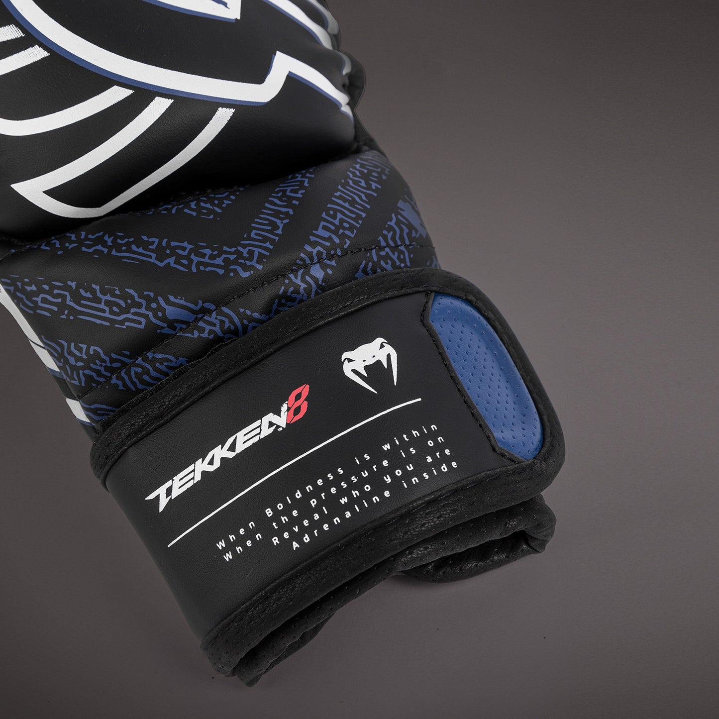 Venum x TEKKEN 8 - Jin Kazama Guantes de Sparring MMA - Azul/Negro/Blanco