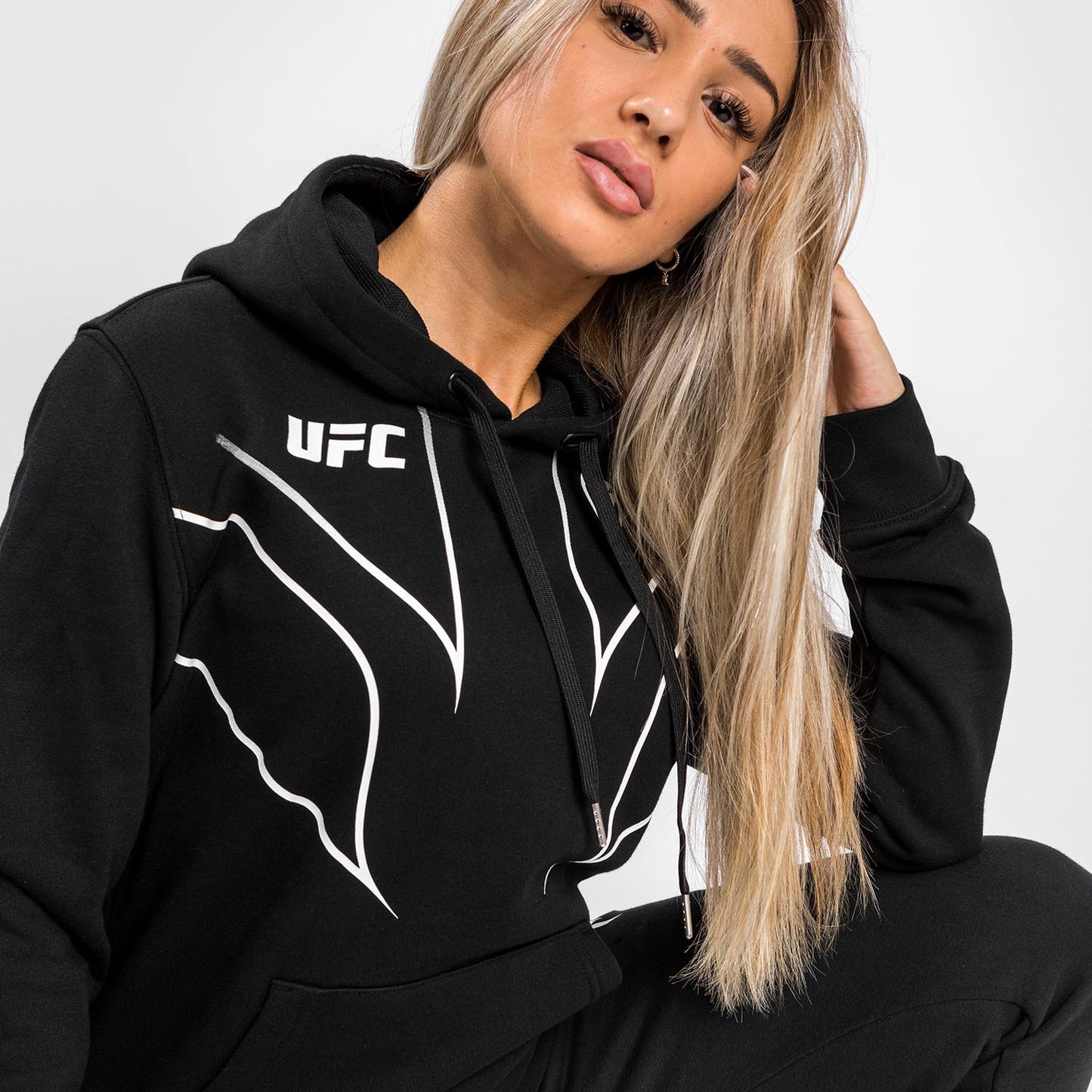 Sudadera con capucha UFC Venum Fight Night 2.0 para mujer - Negra