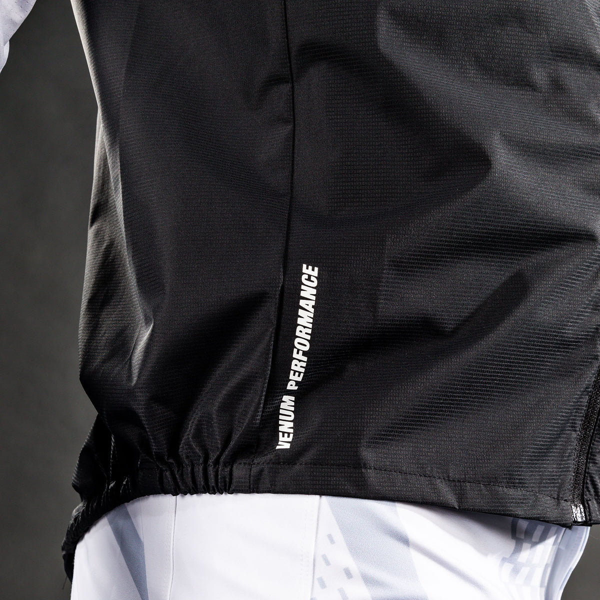 Venum MX Basics Cortavientos sin mangas - Negro/Blanco