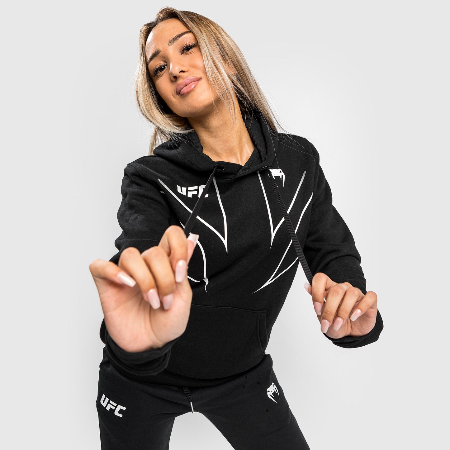 Sudadera con capucha UFC Venum Fight Night 2.0 para mujer - Negra