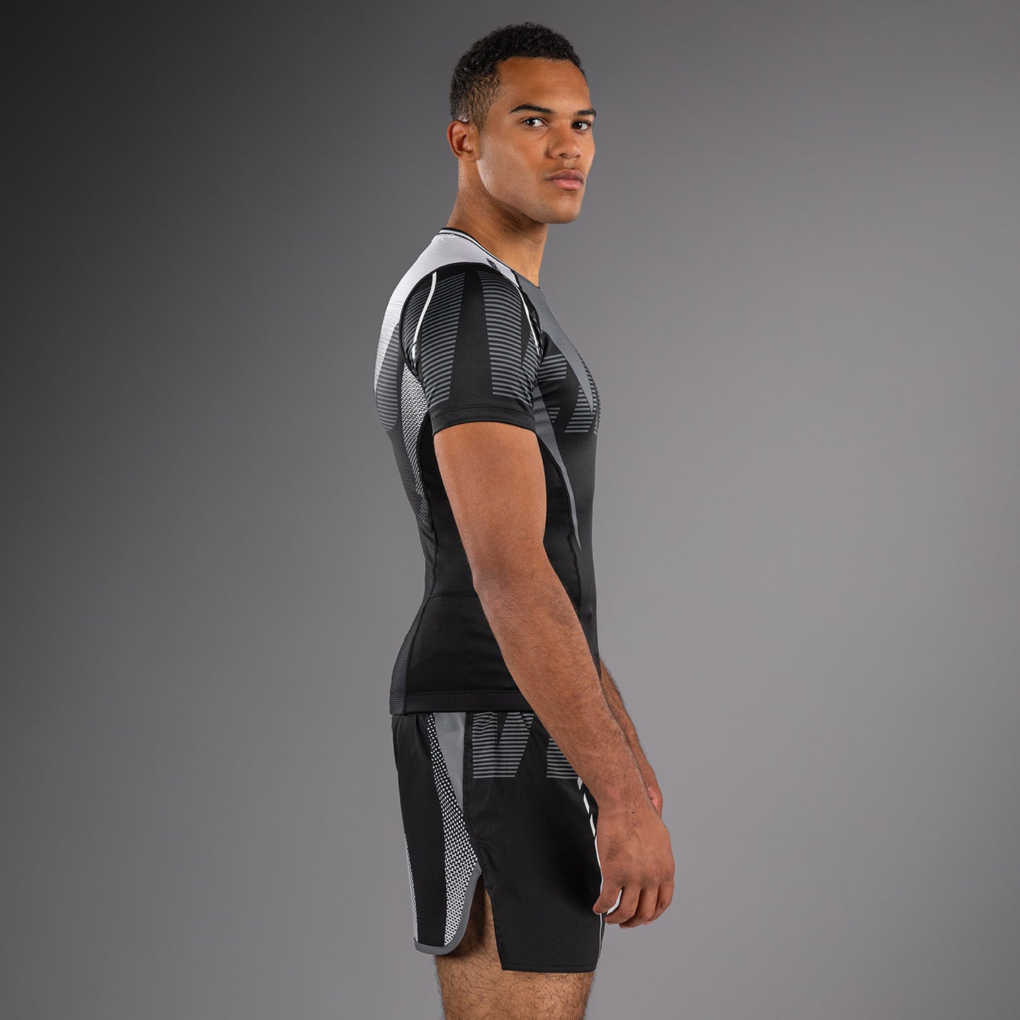 Venum Adrenaline Rashguard Manga Corta – Negro/Gris Plateado