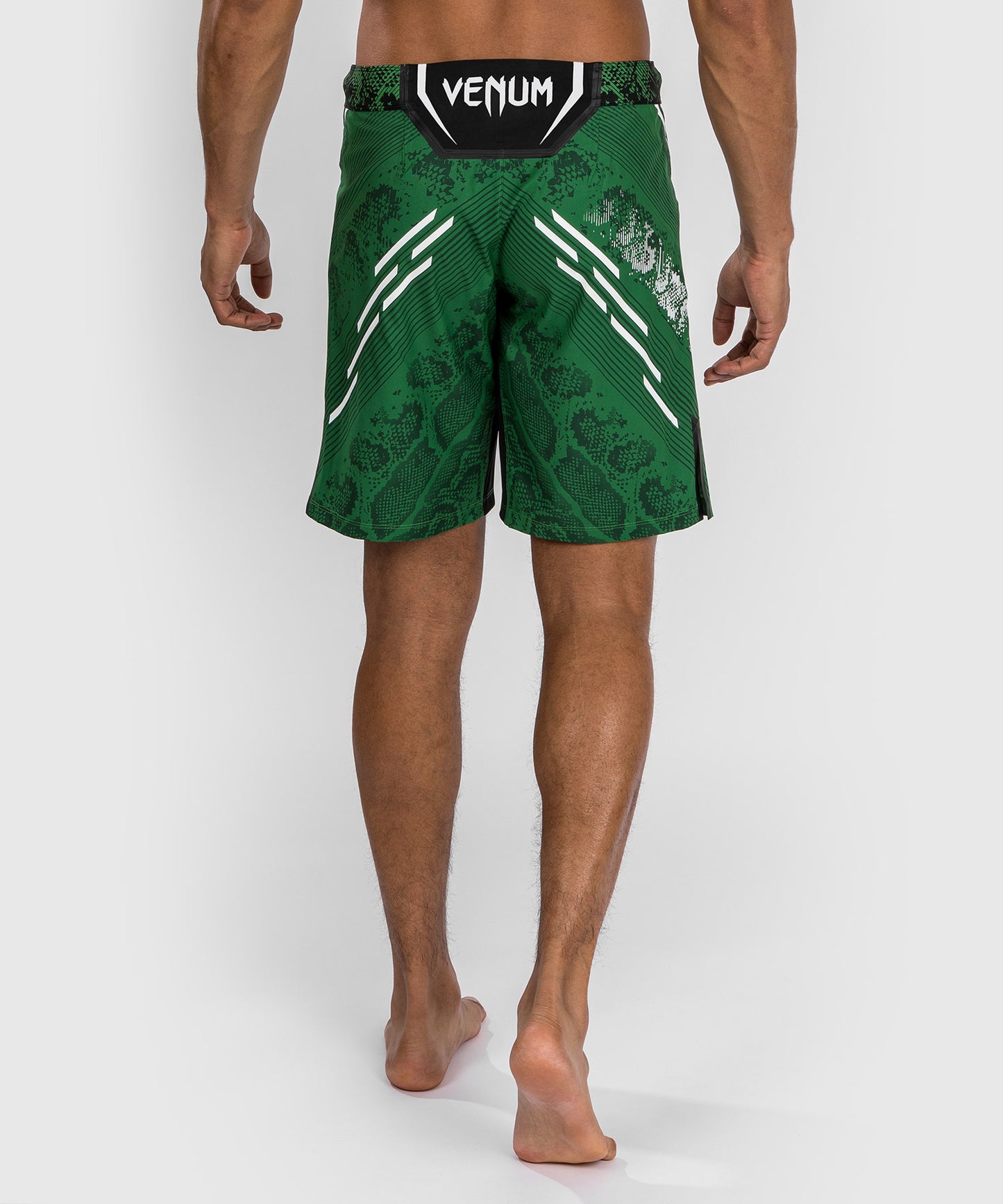 UFC Adrenaline by Venum Authentic Fight Night Pantalón corto de lucha para Hombre - Corte largo - Verde