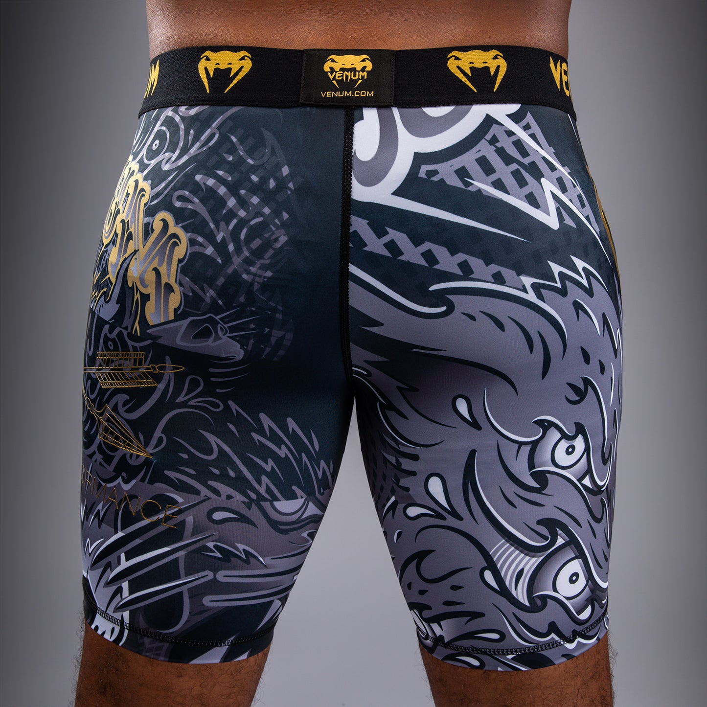 Venum Wolf Atak Short de Compresión – Negro/Gris