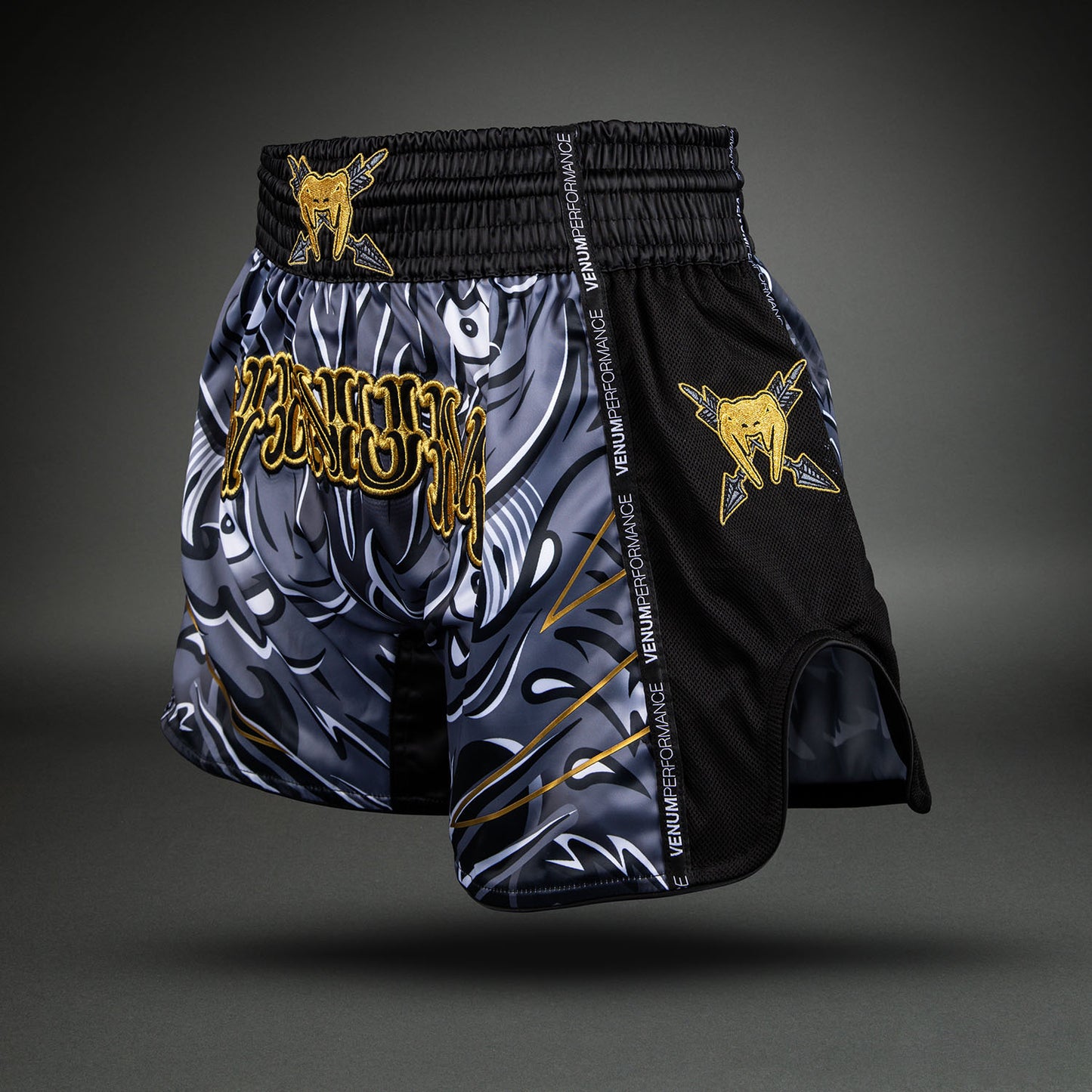 Venum Wolf Atak Short de Muay Thai – Negro/Gris