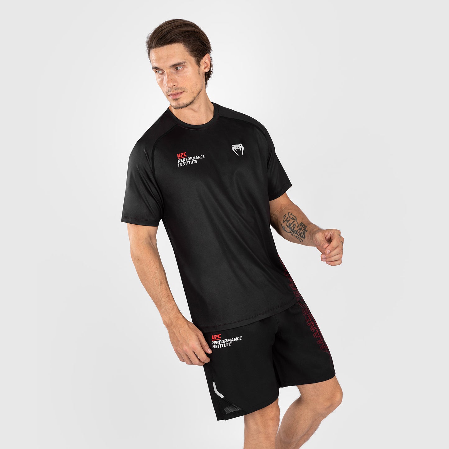 UFC Venum Performance Institute 2.0 Camiseta para Hombre Dry-Tech - Negra/Roja