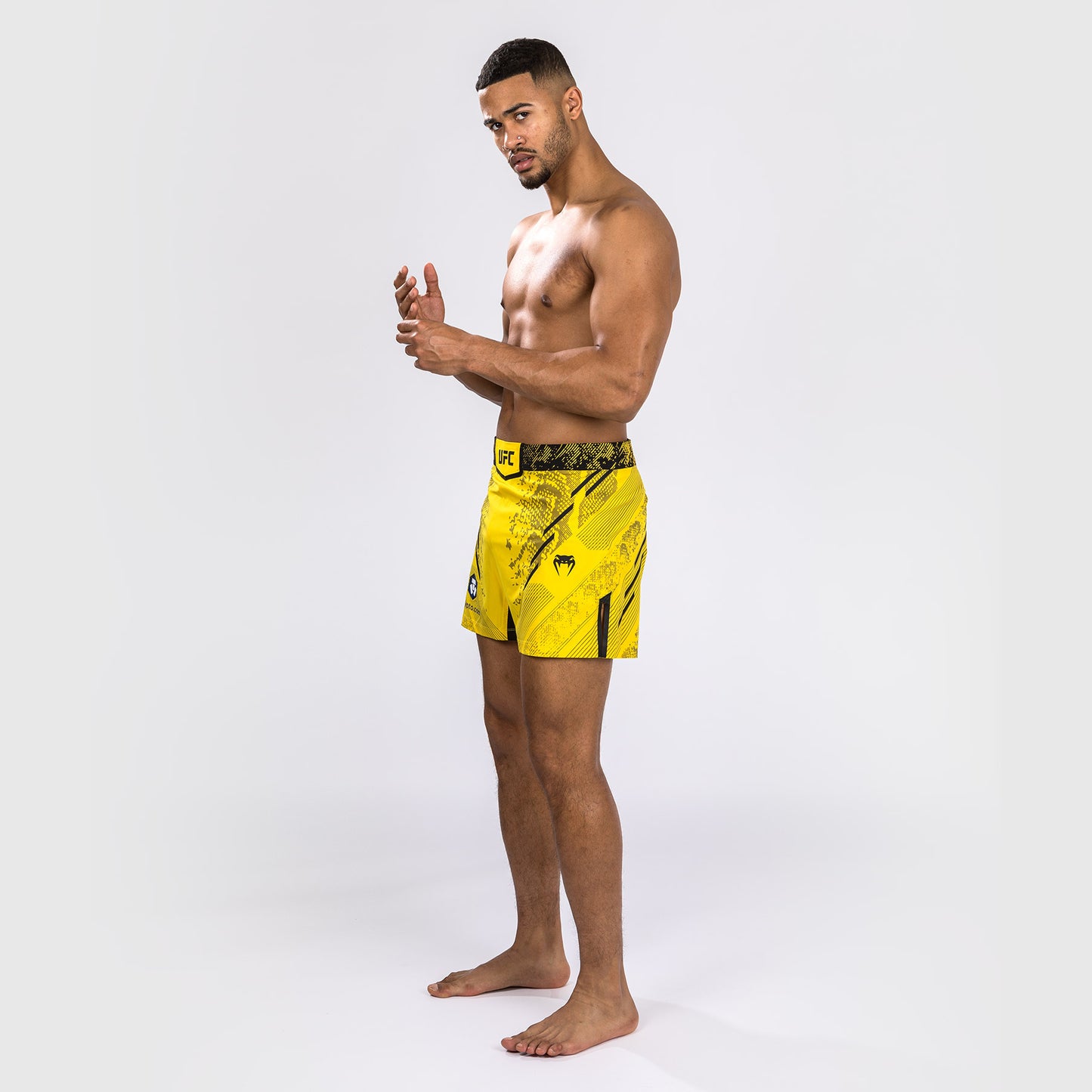 Pantalón Corto UFC Adrenaline by Venum Personalized Authentic Fight Night, Hombre - Corte Corto - Amarillo
