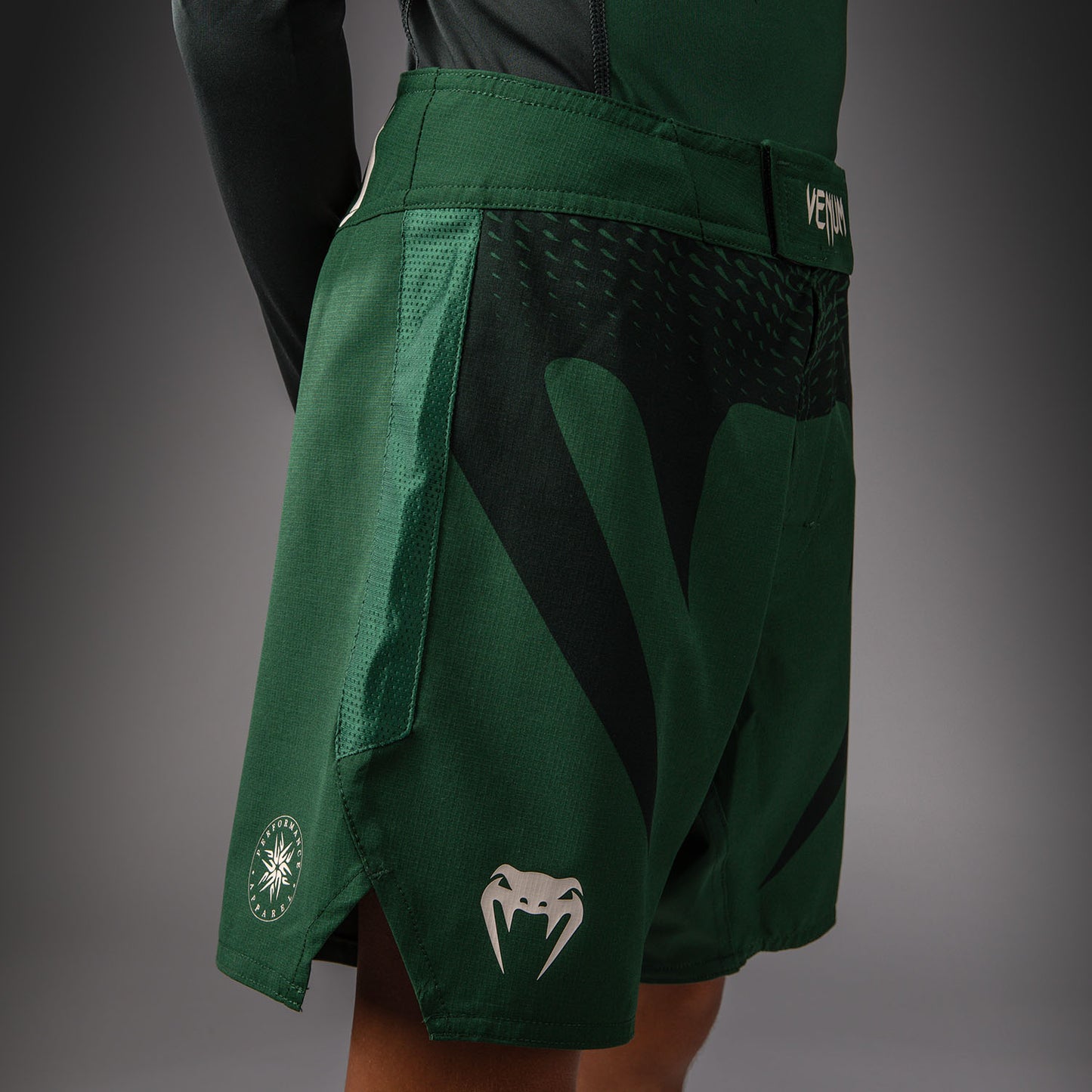 Venum Attack Fightshorts Niños - Verde Bosque/ Blanco Roto