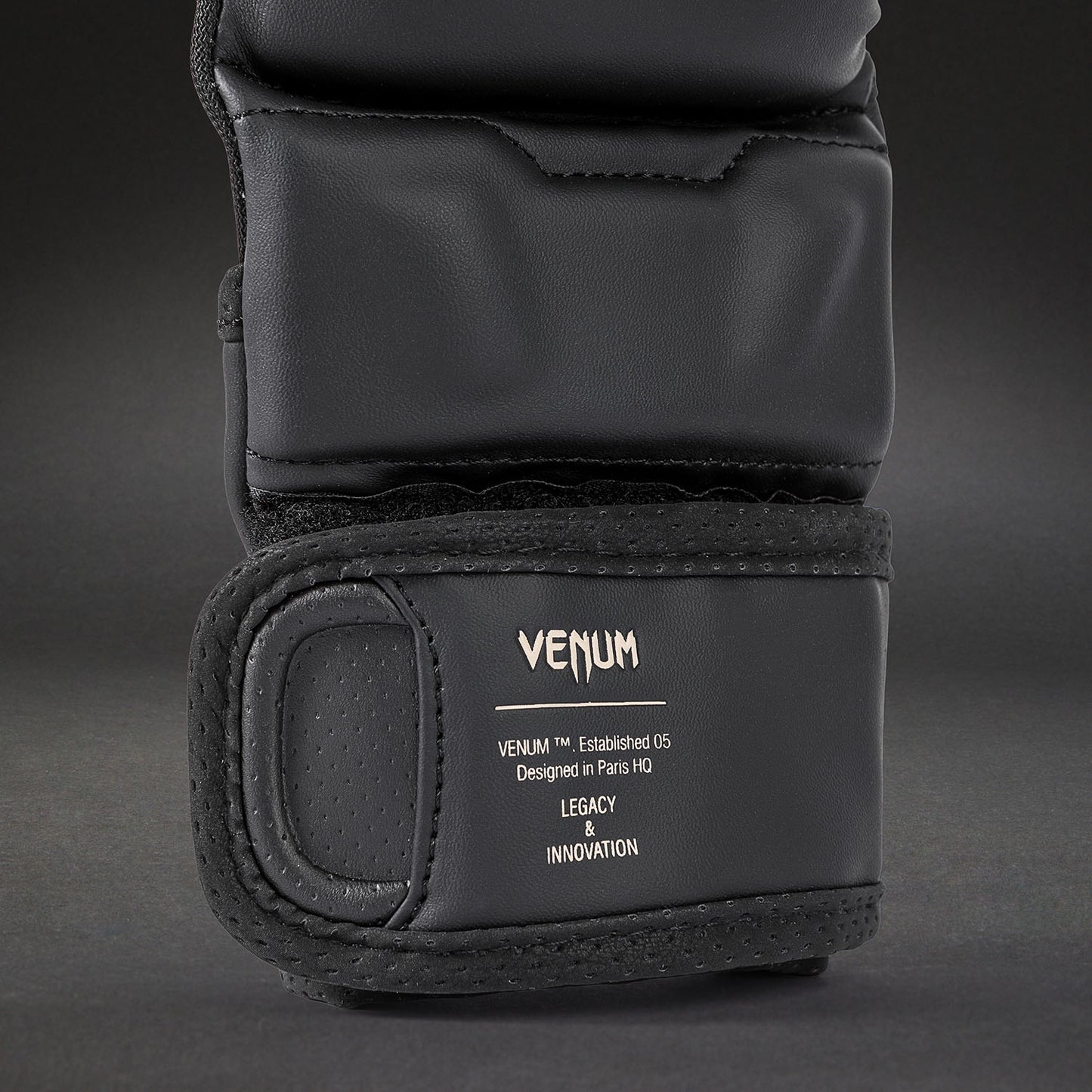 Venum Impact Evo Guantes de sparring MMA - Negro