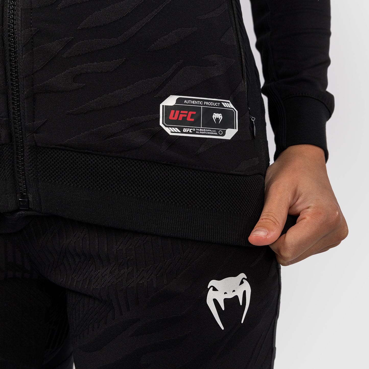 UFC Fusion by Venum Personalizados Authentic Fight Night Sudadera con Capucha para Mujer - Negro