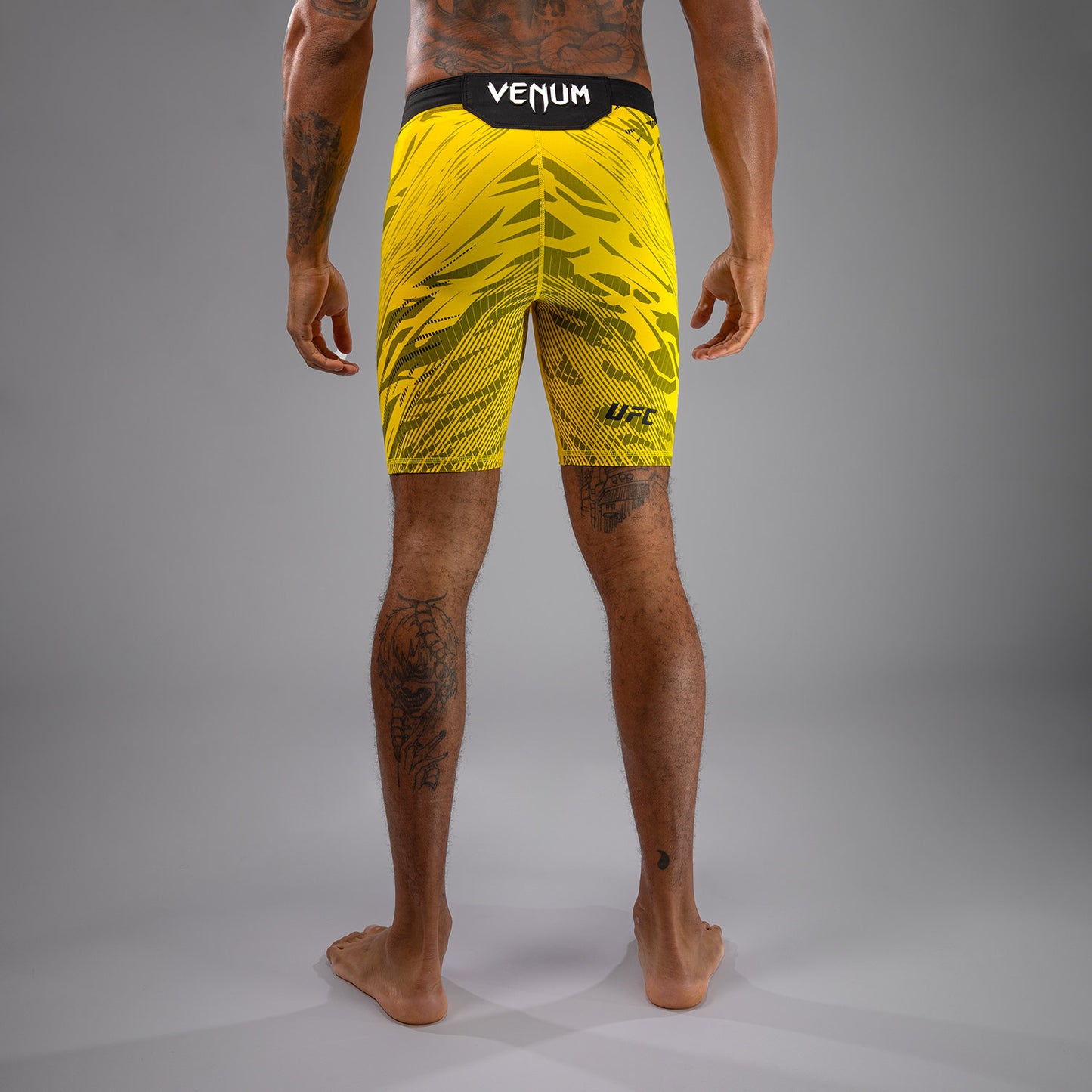 UFC Fusion by Venum Personalizados Authentic Fight Night Vale Tudo Shorts para Hombre - Amarillo
