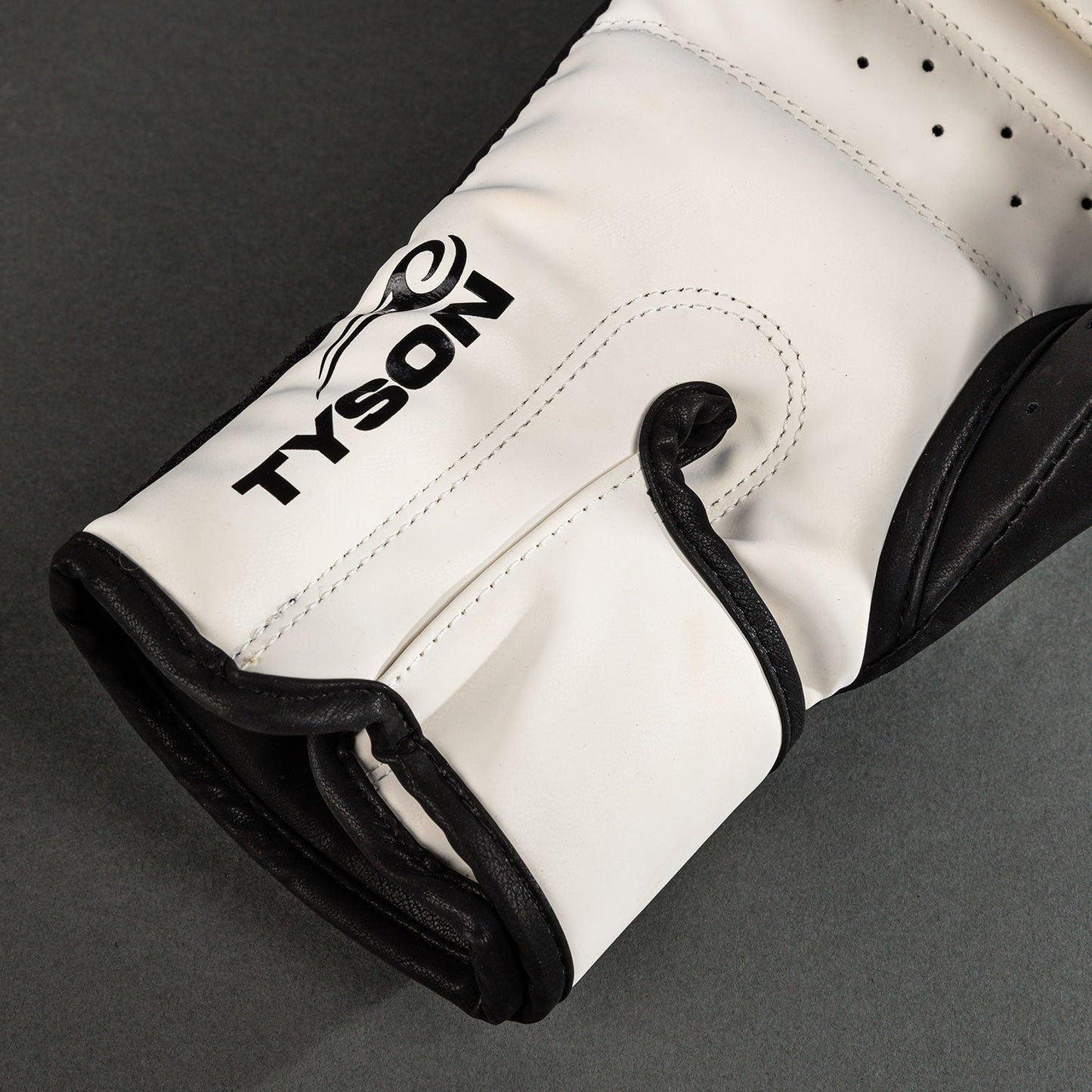 Venum Mike Tyson Replica Guantes de Boxeo - Negro Intenso/Blanco Óptico
