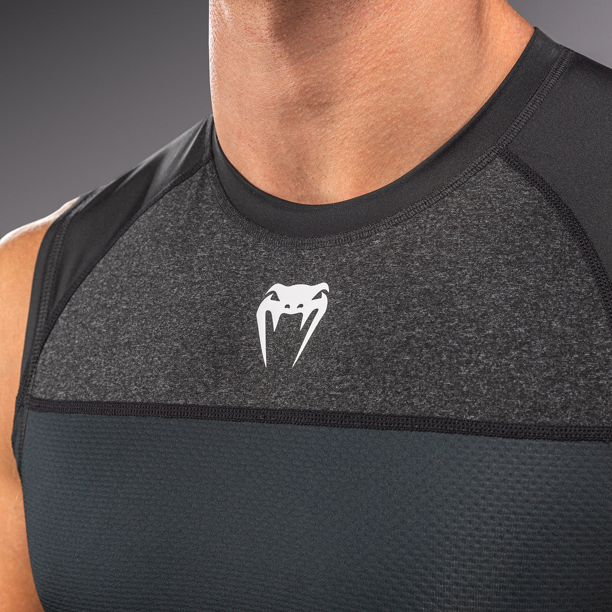 Venum G-Fit Scale Rashguard sin mangas - Negro