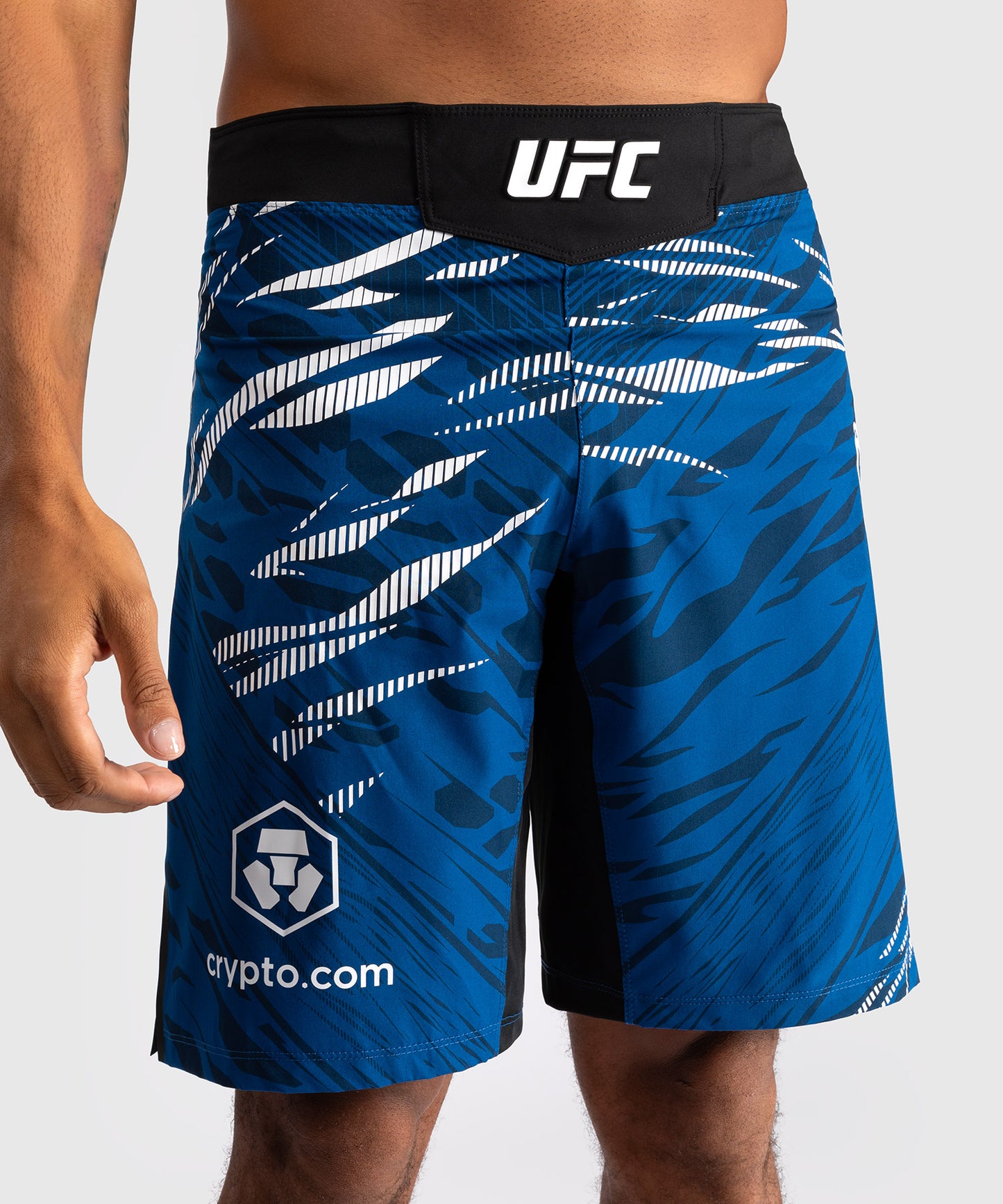 UFC Fusion by Venum Authentic Fight Night Shorts de Lucha para Hombre - Ajuste Largo - Azul