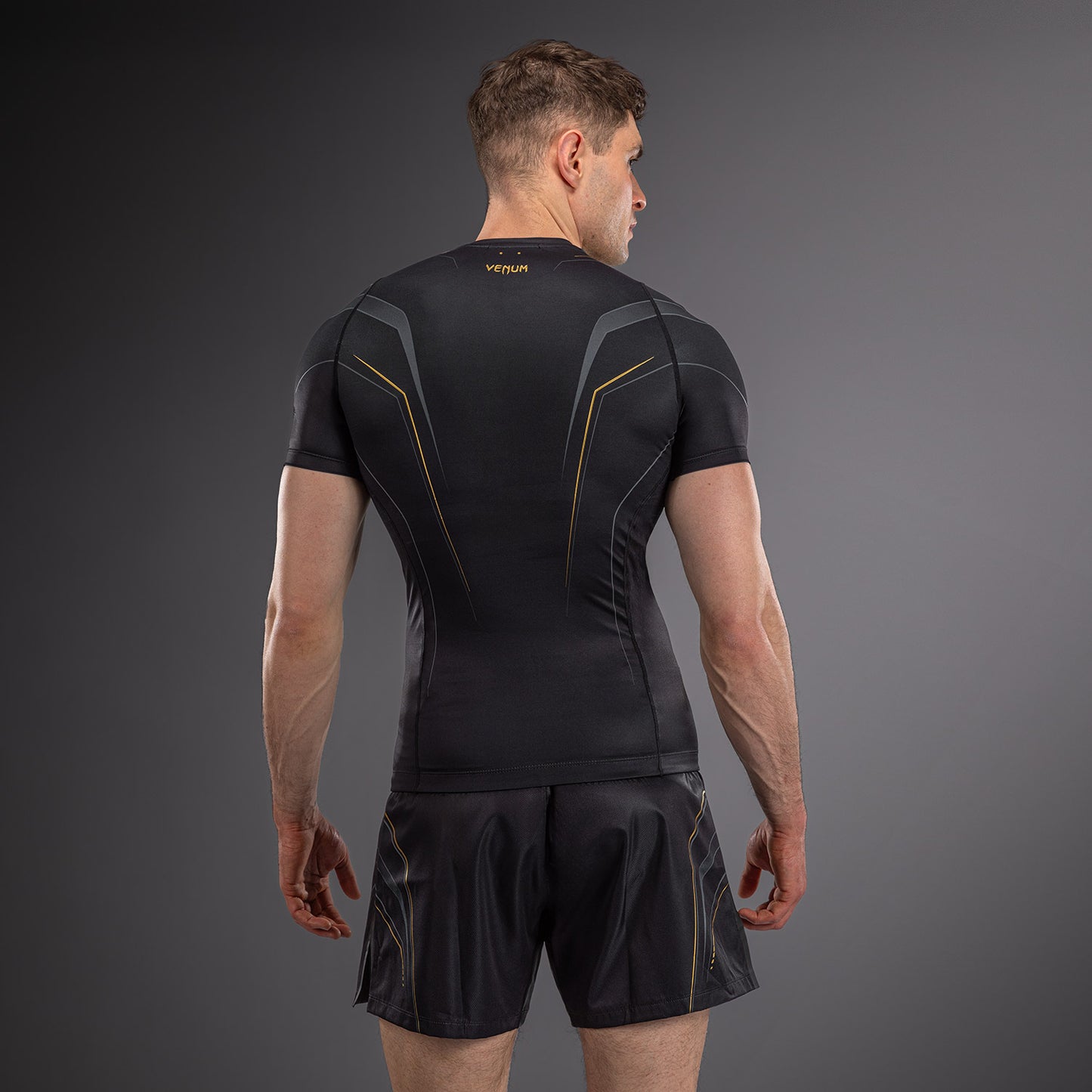 Venum Streamline Rashguard Manga Corta – Negro/Oro