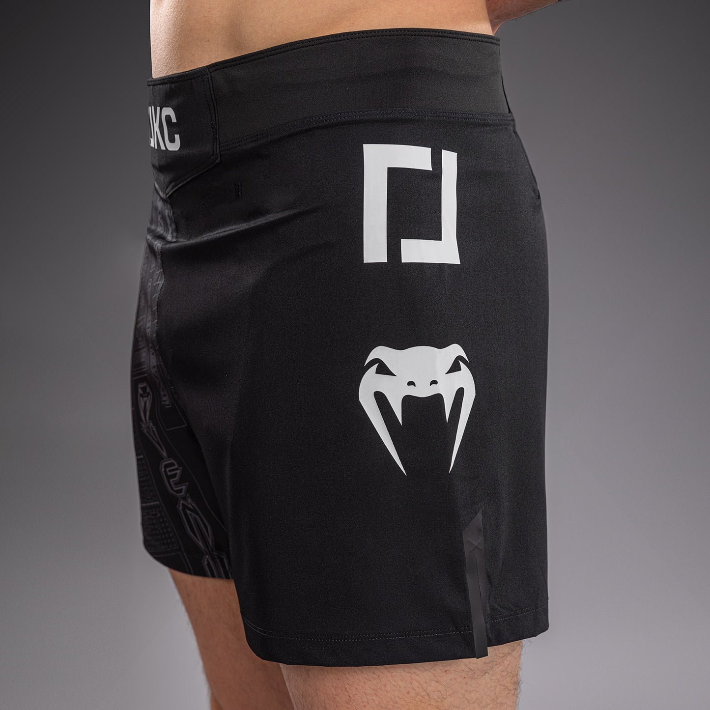 Karate Combat by Venum Short de Combate – Negro/Gris