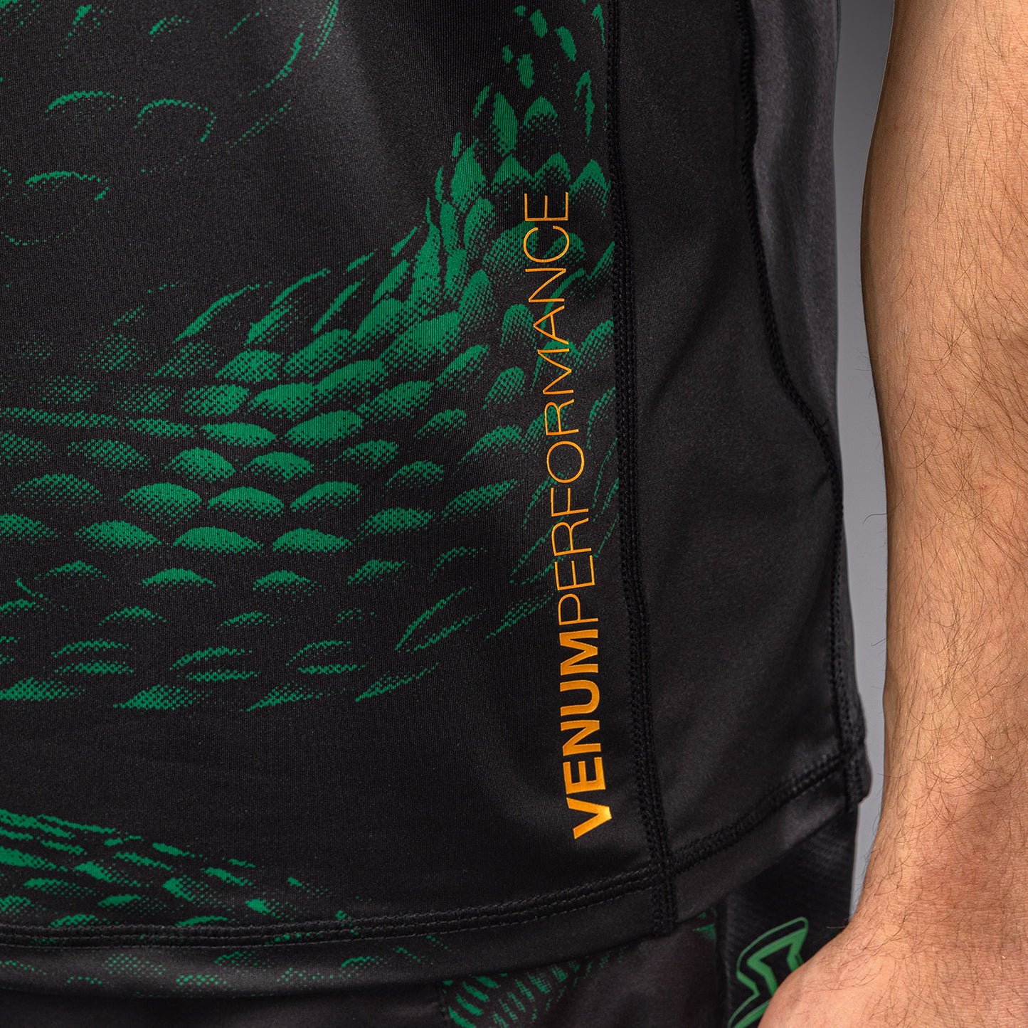 Venum Matupa Camiseta Dry Tech - Negro/Verde/Oro