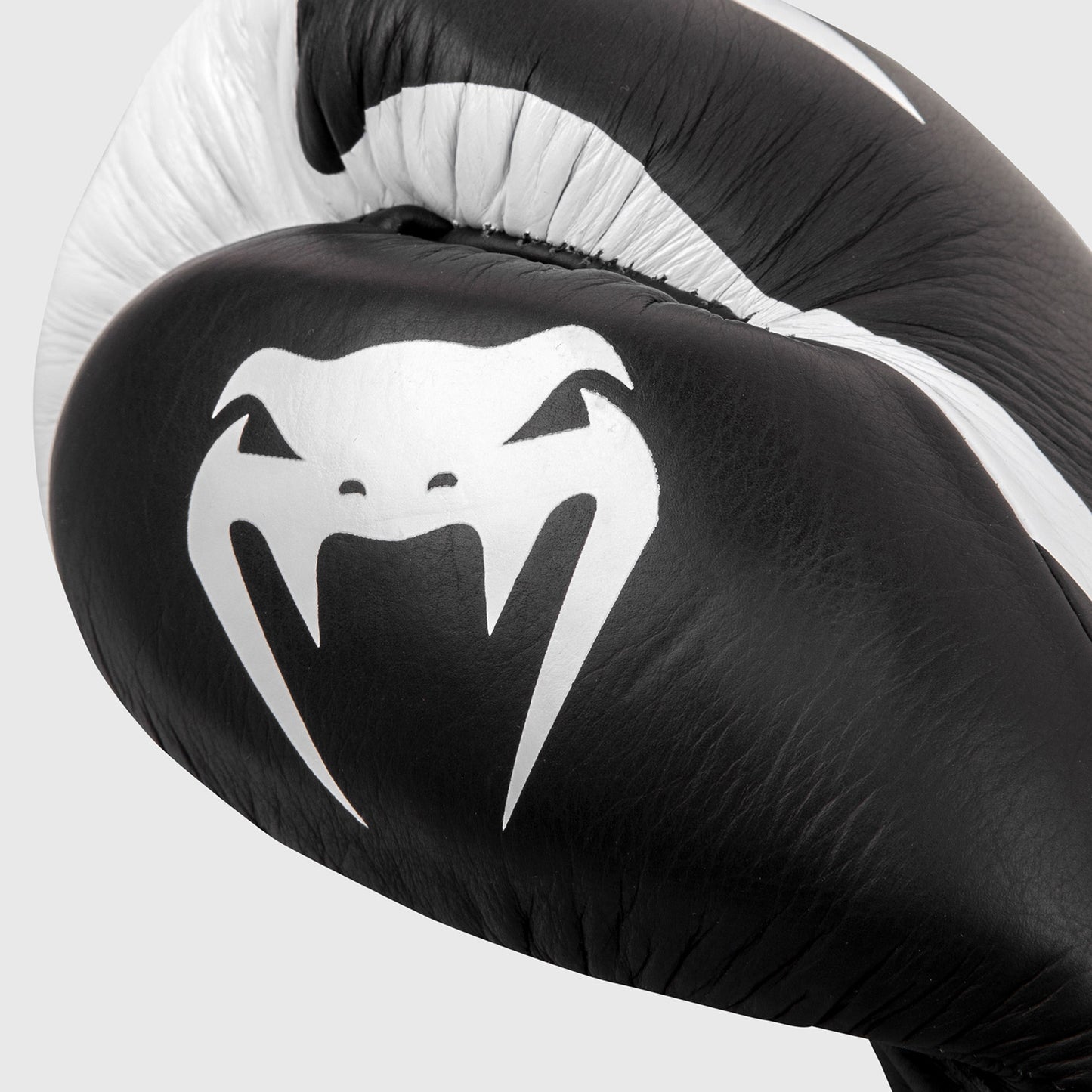 Guantes de boxeo profesionales Venum Hammer con cordones - Negro/Blanco