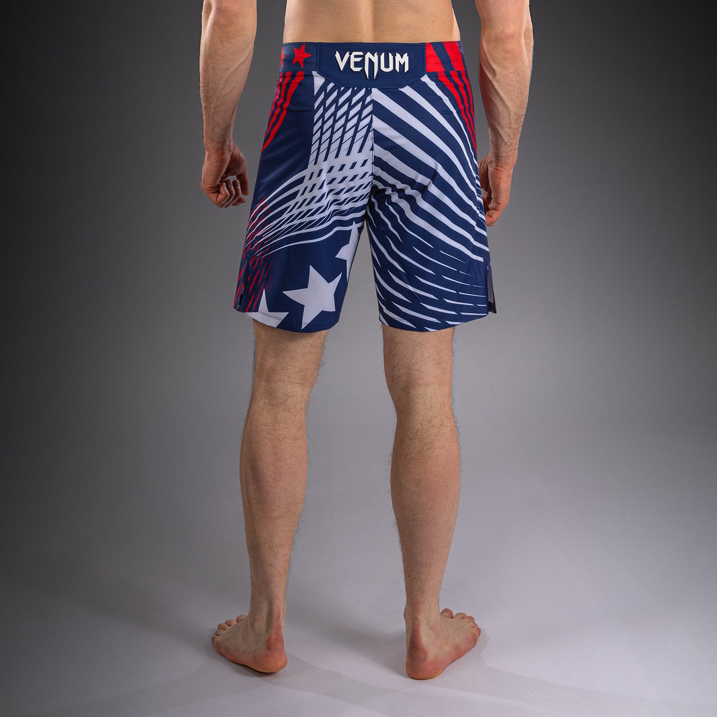 Official UFC Freedom 250 by Venum Authentic Fight Night Fight Shorts de ajuste largo para hombre - Azul