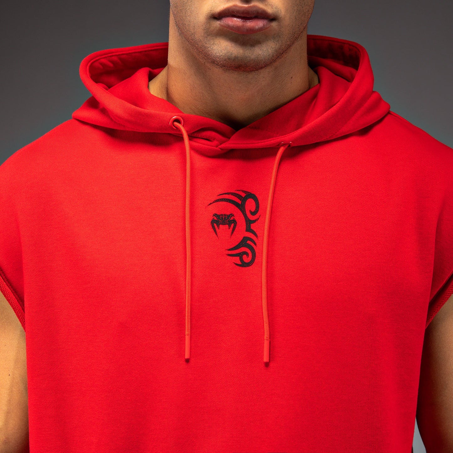 Venum x Mike Tyson Tiger Sudadera Sin Mangas - Rojo Intenso/Negro Profundo