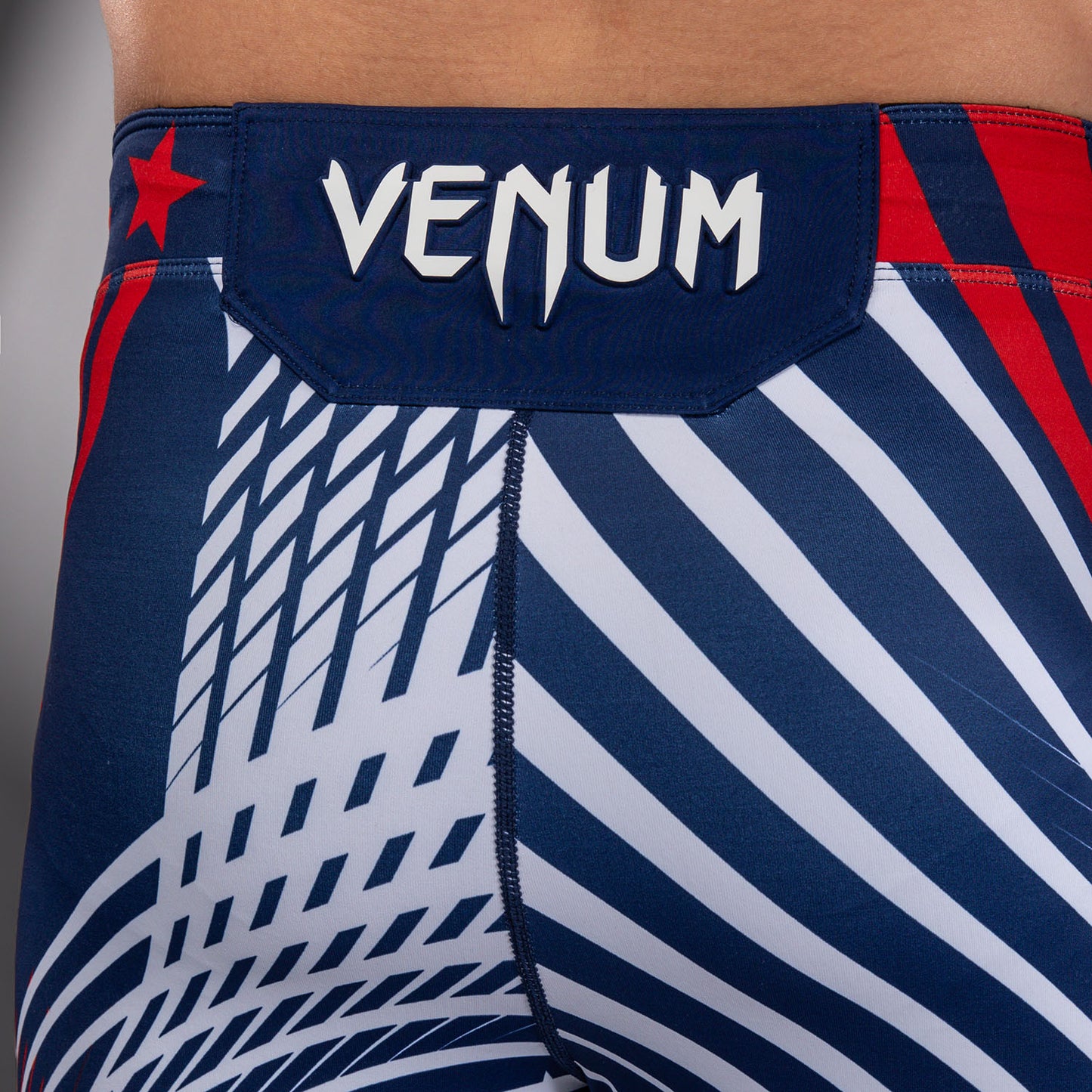 Official UFC Freedom 250 by Venum Authentic Fight Night Vale Tudo Shorts para hombre - Azul