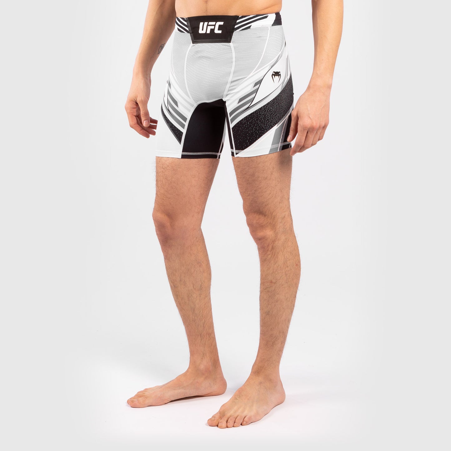 Pantalón De Vale Tudo UFC Venum Authentic Fight Night – Modelo Corto - Blanco