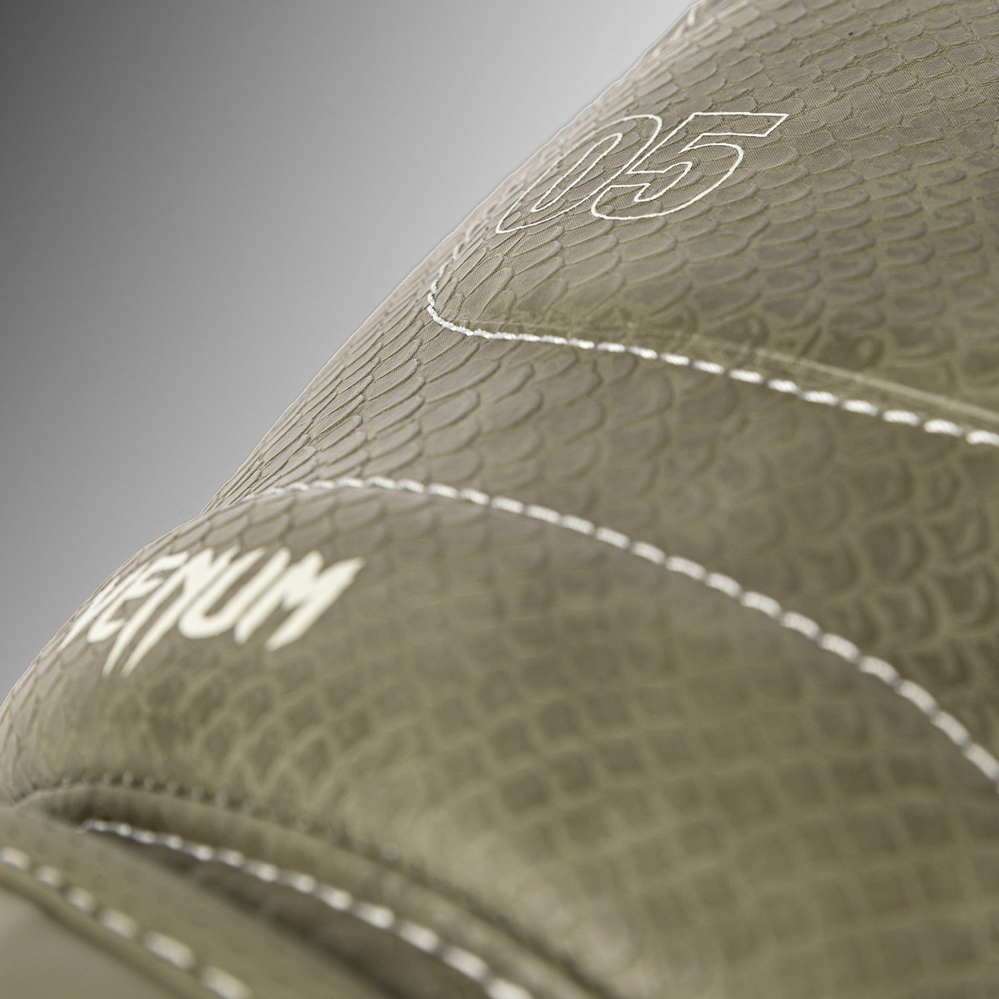 Venum Impact Evo Scales Guantes de Boxeo – Verde Ejército