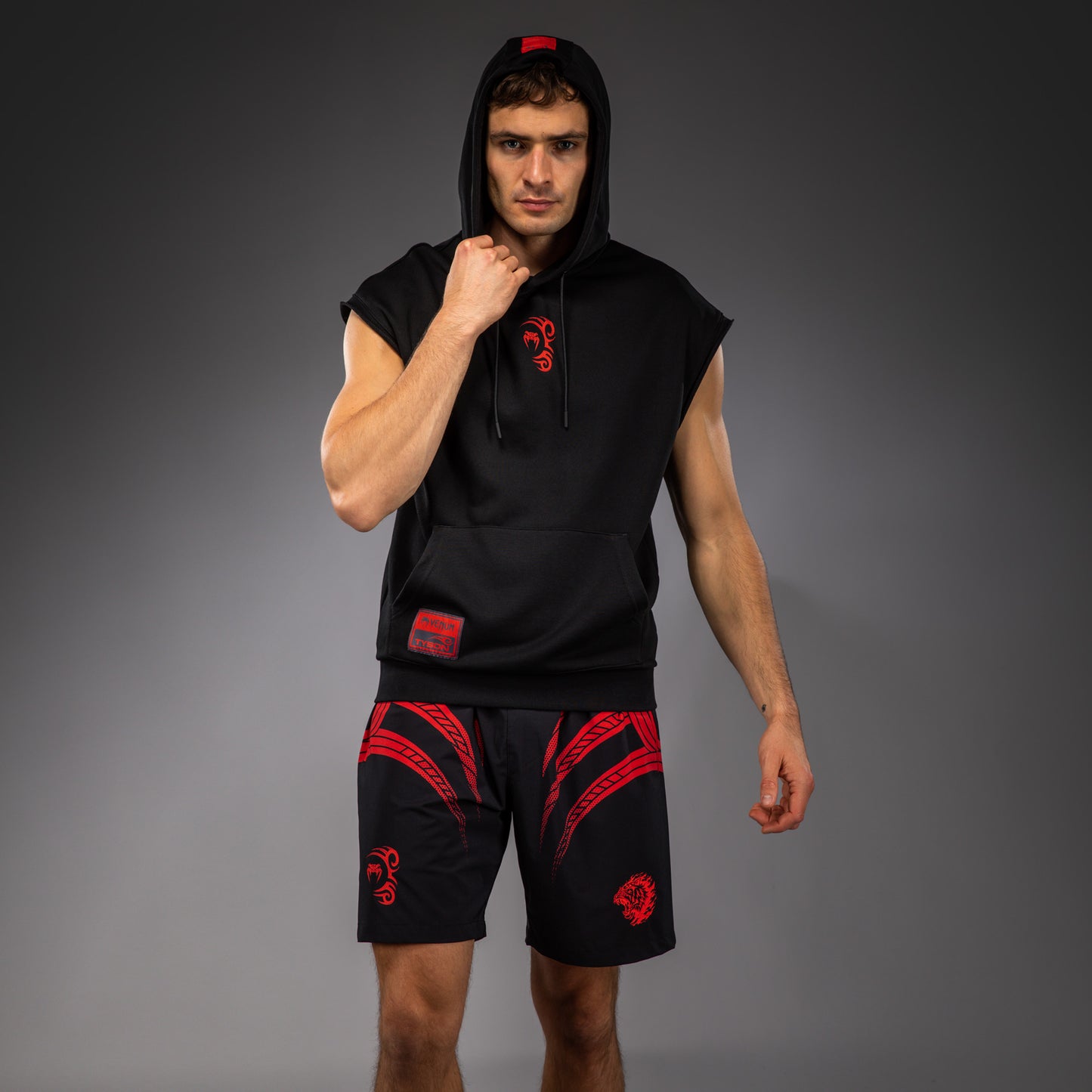 Venum x Mike Tyson Tiger Sudadera Sin Mangas - Negro Profundo/Rojo Intenso