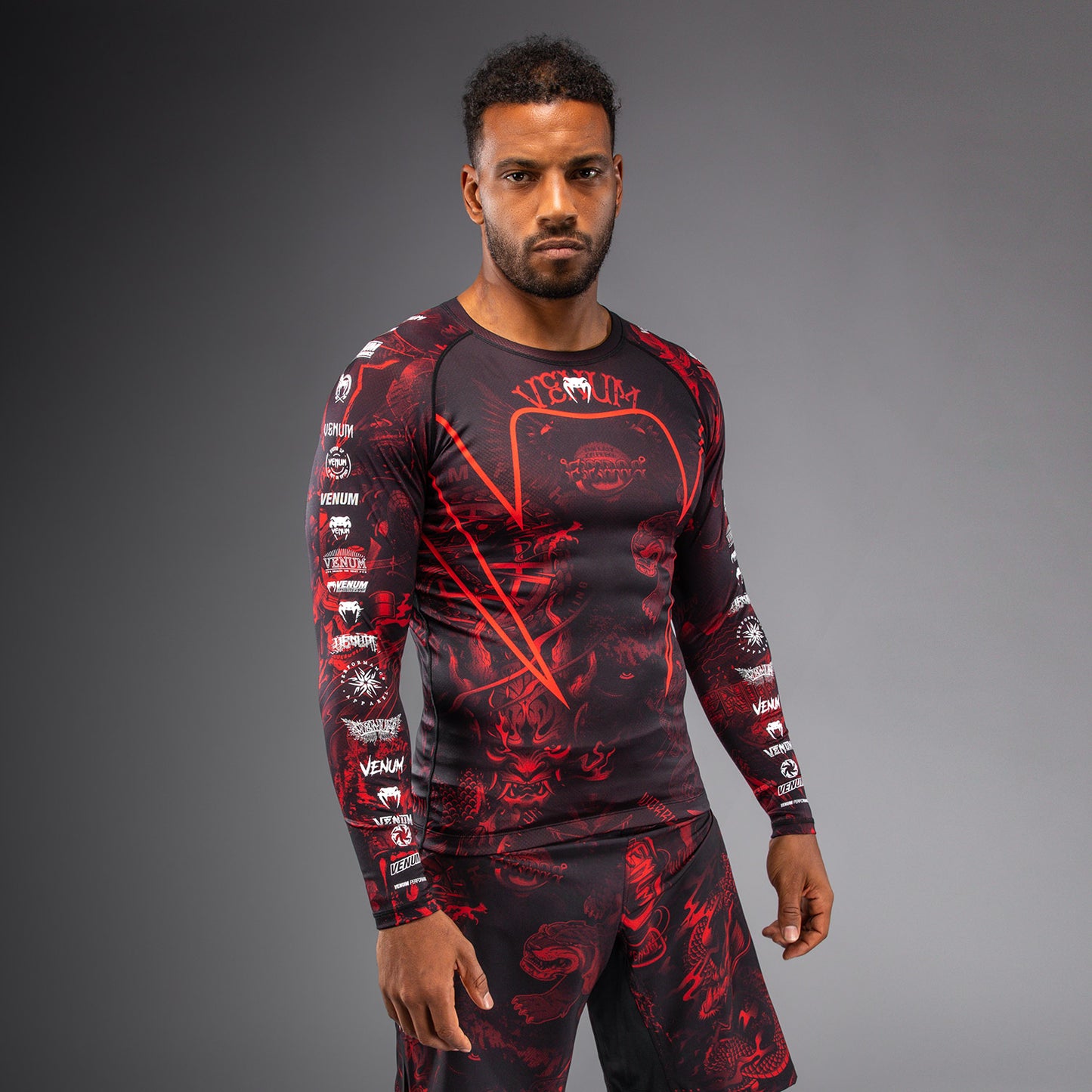 Venum 20th Anniversary Rashguard Manga Larga - Negro/Rojo