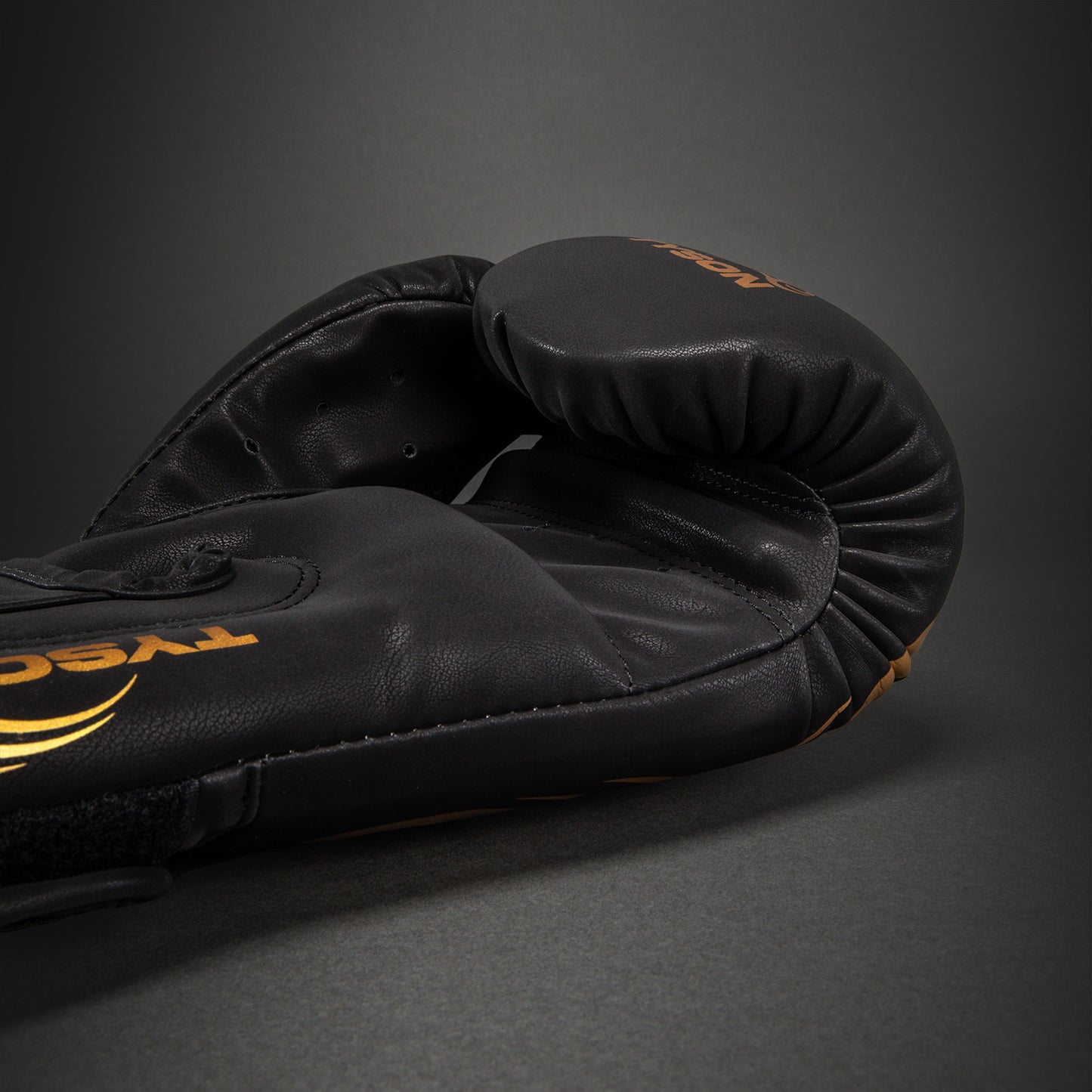 Venum Mike Tyson Guantes de Boxeo Réplica – Negro/Oro