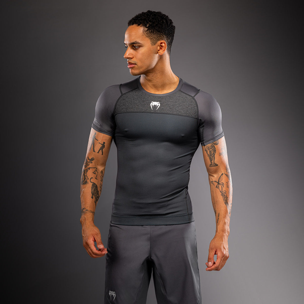 Venum G-Fit Scale Rashguard de manga corta - Gris